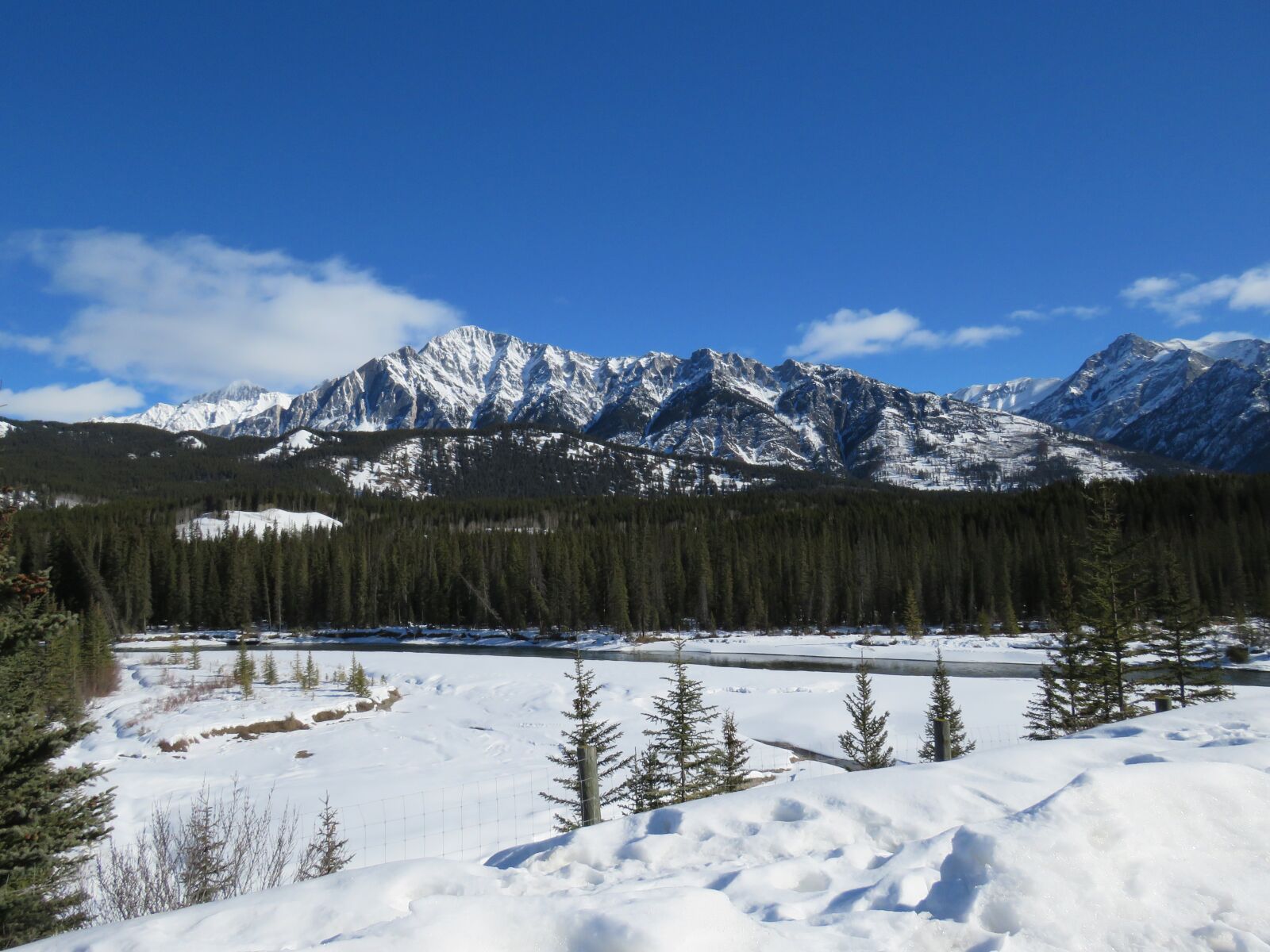 Canon PowerShot SX60 HS sample photo. Spring, mountains, snow photography
