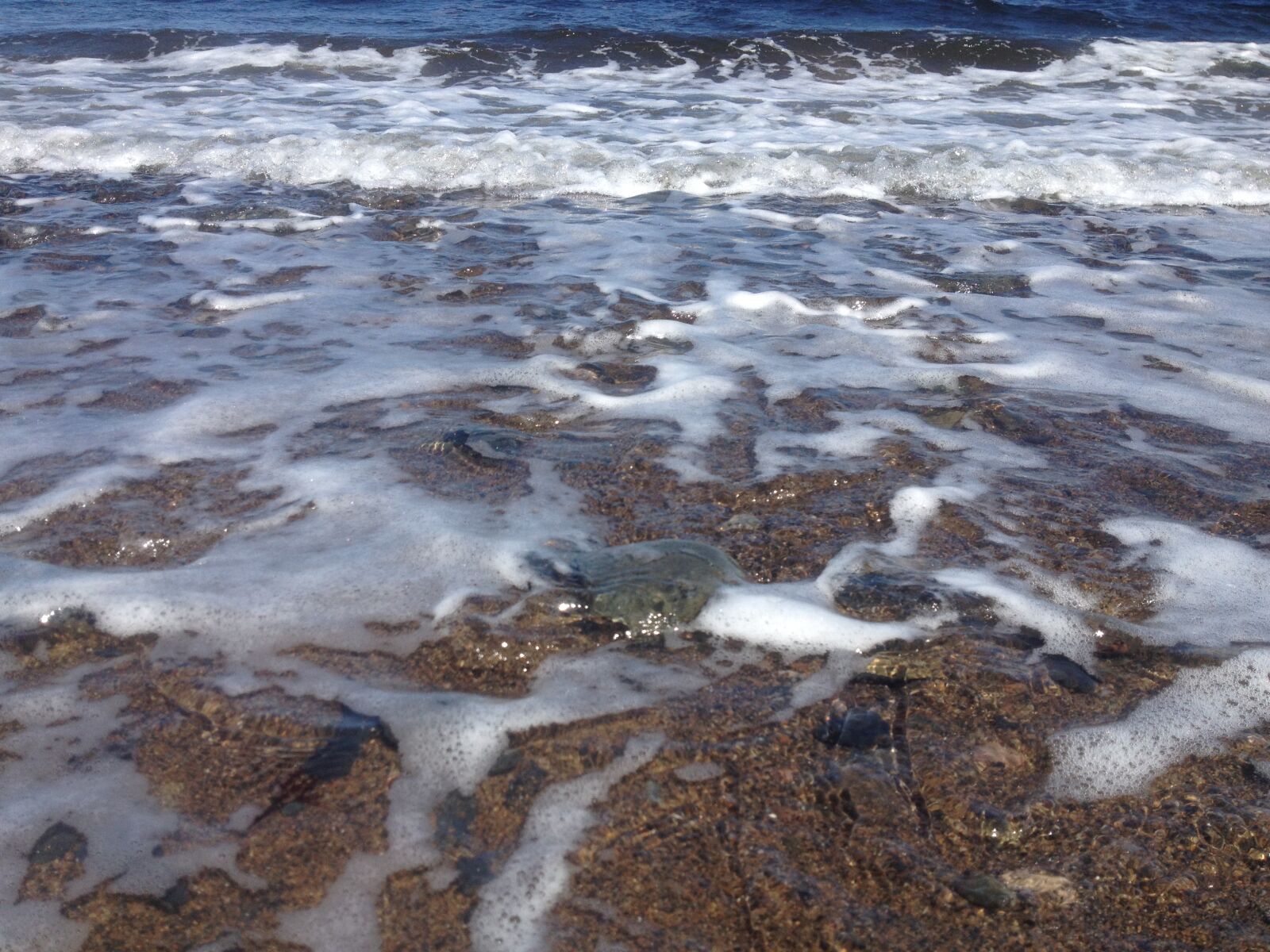 iPhone 4S back camera 4.28mm f/2.4 sample photo. Beach, ocean, sea, waves photography