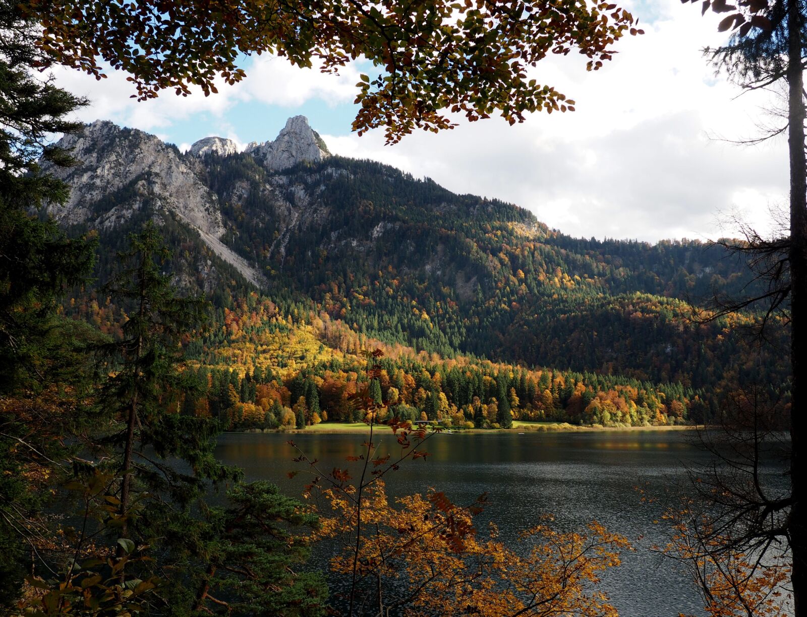 Olympus OM-D E-M10 sample photo. Mountain, lake, mountains photography
