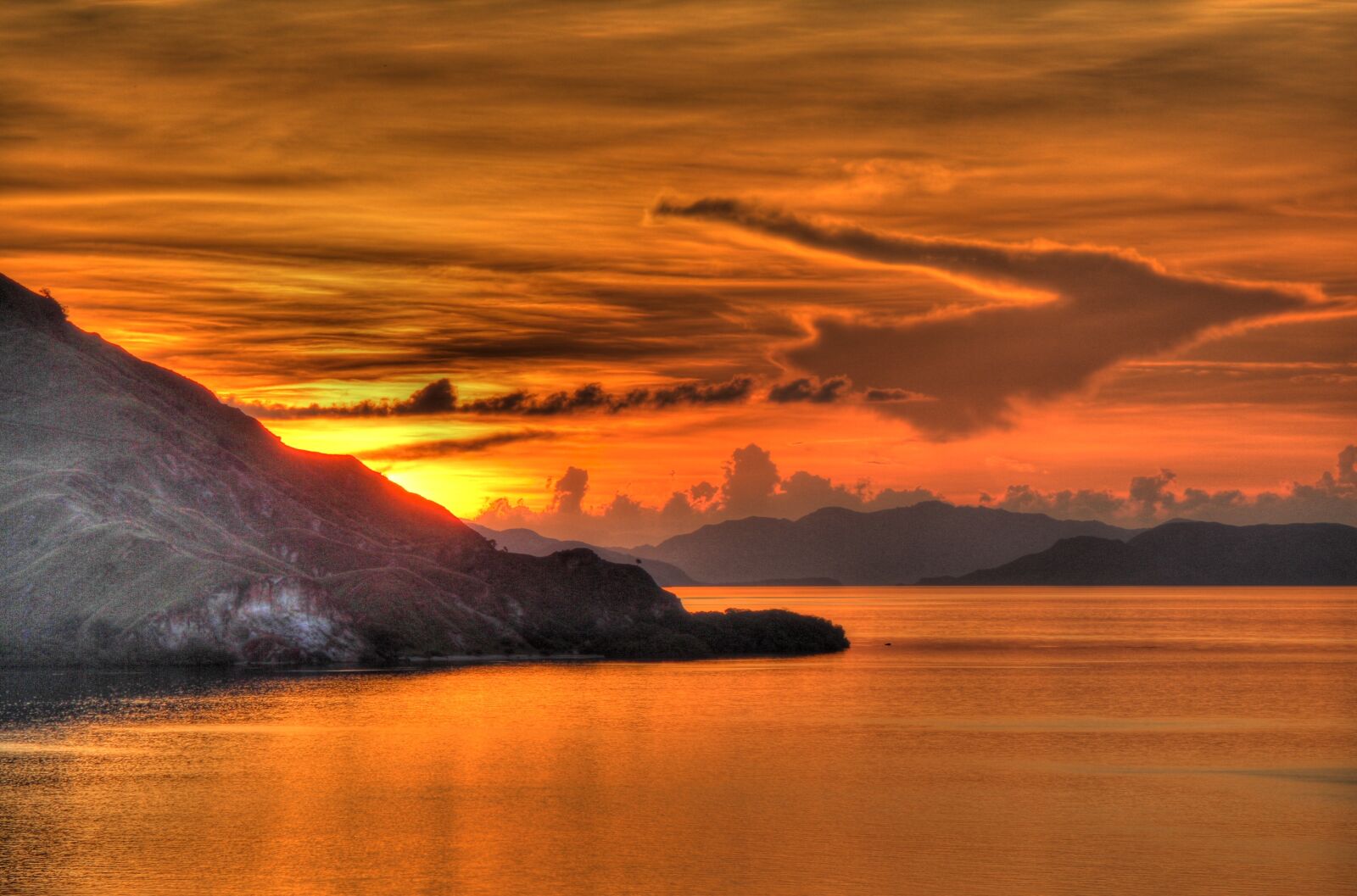 Canon EOS 600D (Rebel EOS T3i / EOS Kiss X5) sample photo. Sunset, dawn, water photography