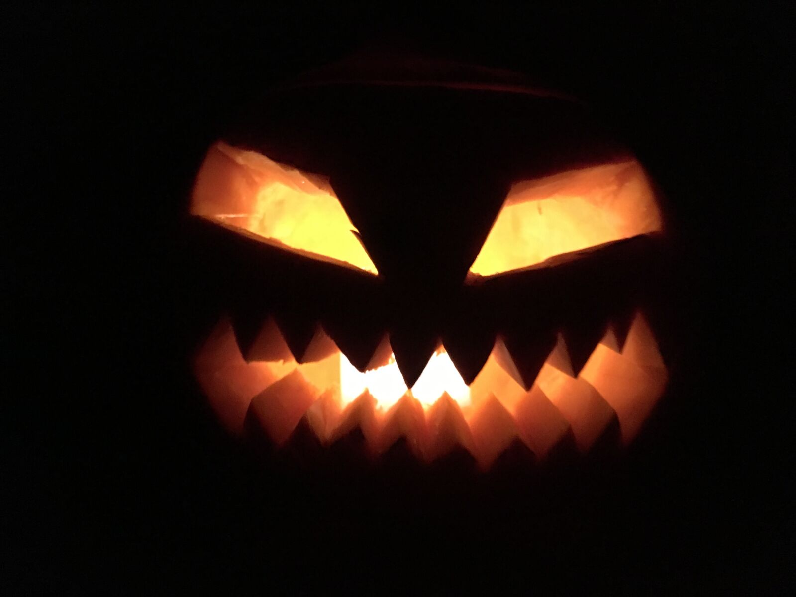 Apple iPhone SE sample photo. Halloween, pumpkin, spooky photography