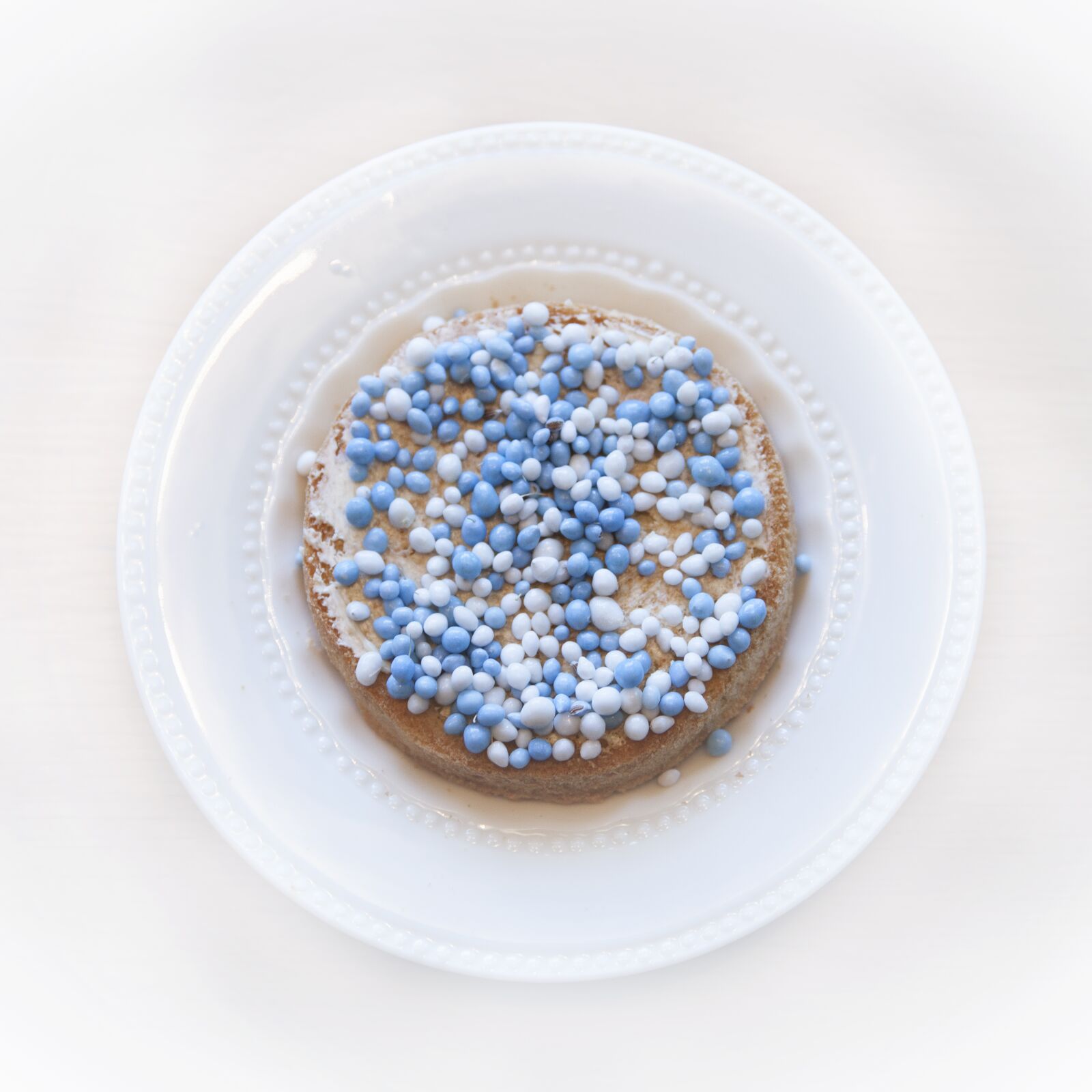 Canon EOS 5D Mark II sample photo. Rusks, sprinkles, birth photography