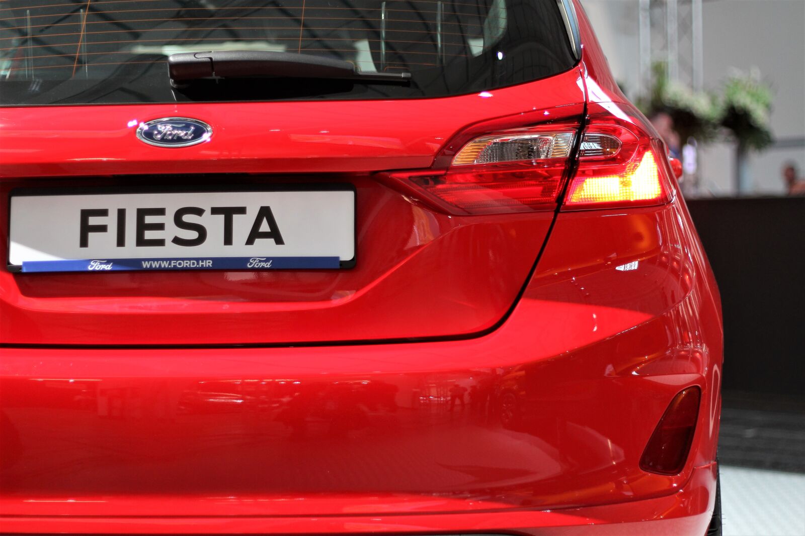 Canon EOS 600D (Rebel EOS T3i / EOS Kiss X5) + Canon EF 50mm F1.8 II sample photo. Car, ford fiesta, auto photography