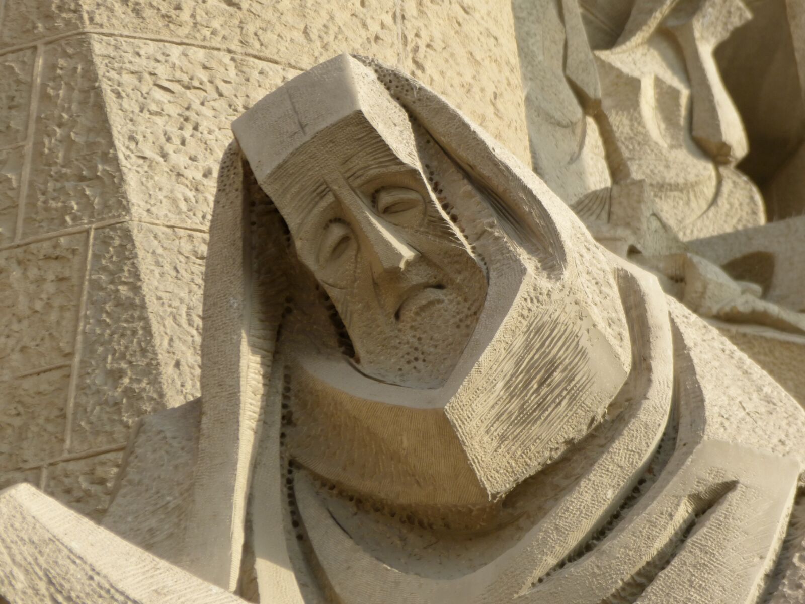Panasonic Lumix DMC-FZ150 sample photo. Sculpture, architecture, church photography