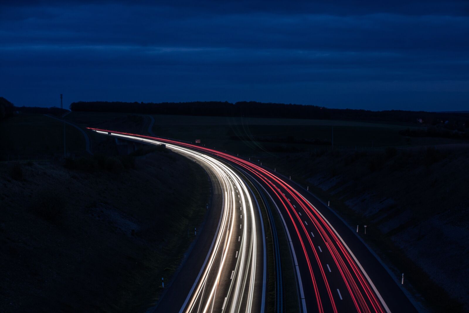 Canon EOS 450D (EOS Rebel XSi / EOS Kiss X2) sample photo. Tracer, long exposure, highway photography