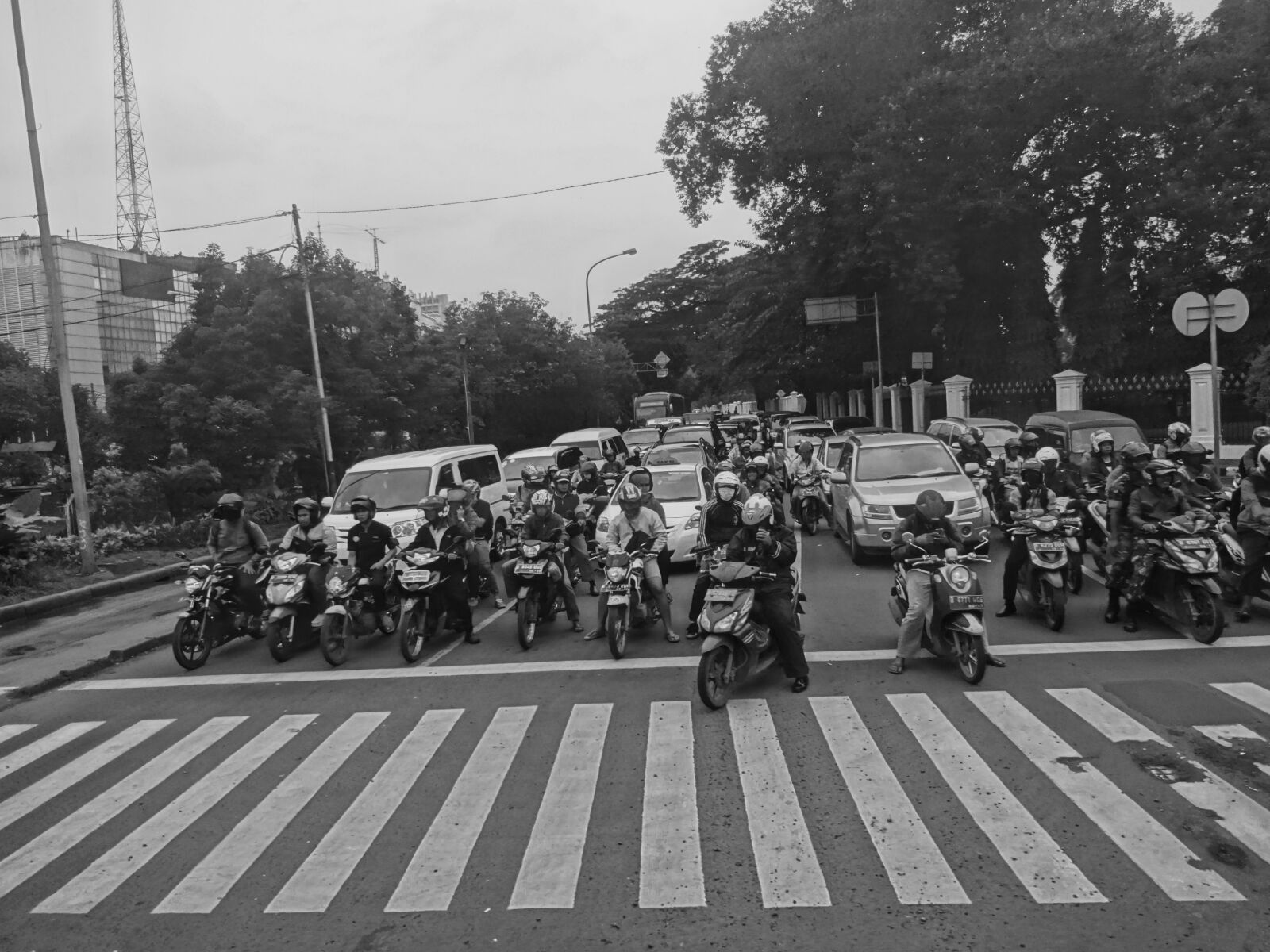 Sony DSC-WX100 sample photo. Black white, motorcycle, people photography