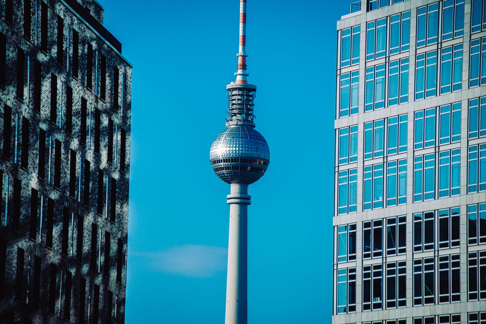 Sony ILCA-77M2 sample photo. Berlin, tv tower, architecture photography