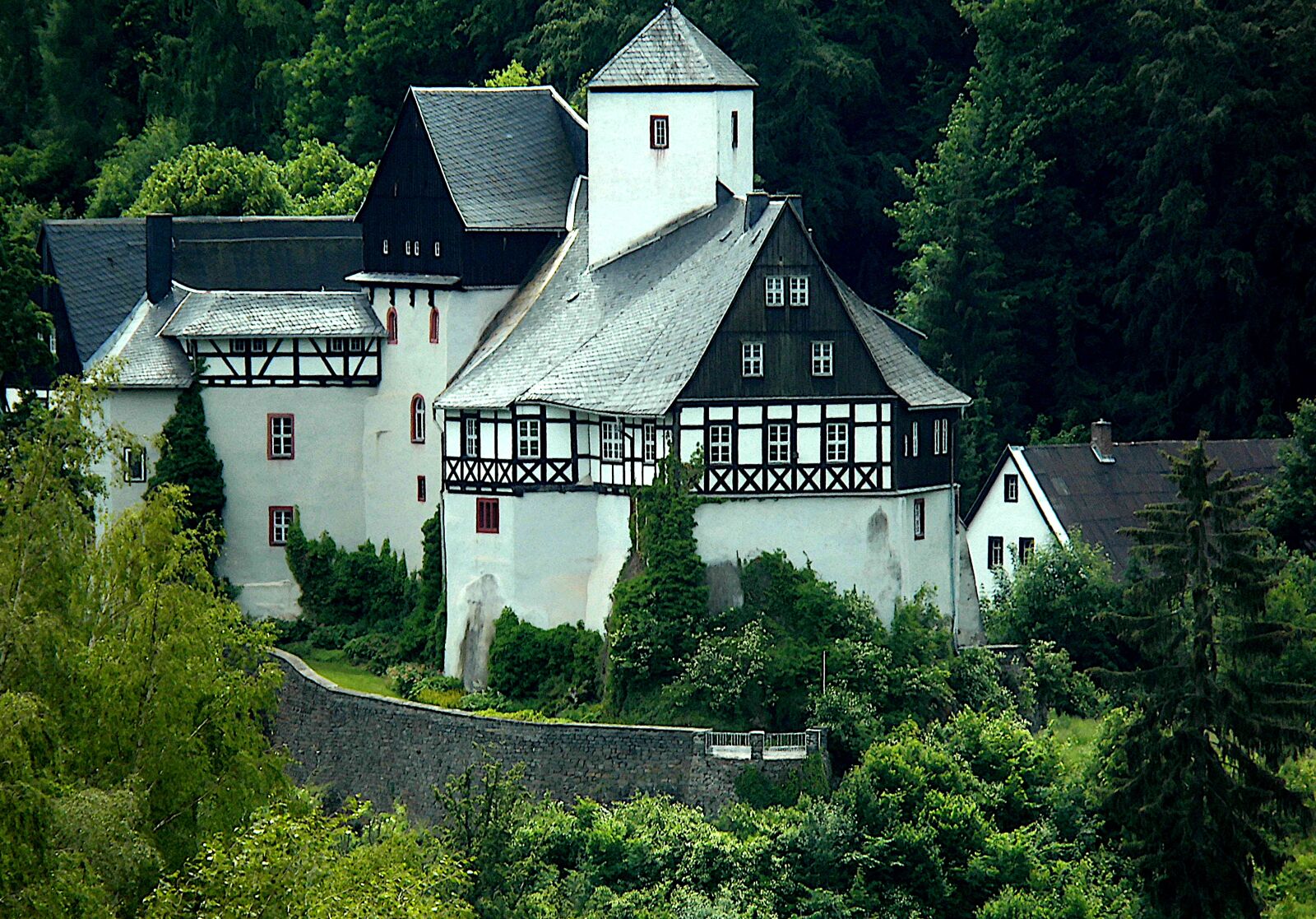 MEDION MD86824 sample photo. Ore mountains, the castle photography