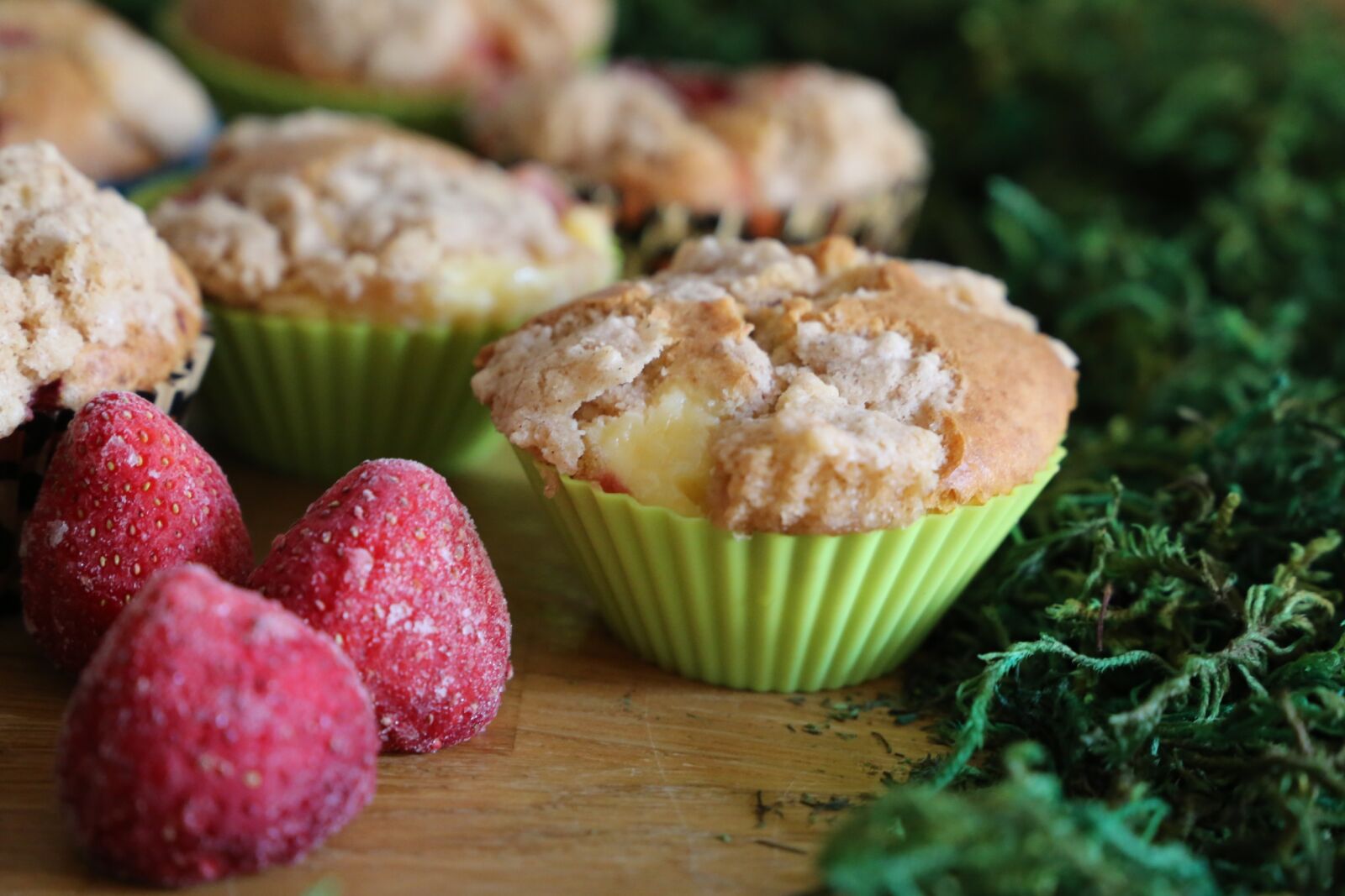 Canon EF 24-105mm F3.5-5.6 IS STM sample photo. Berries, cupcake, cupcakes, frozen photography