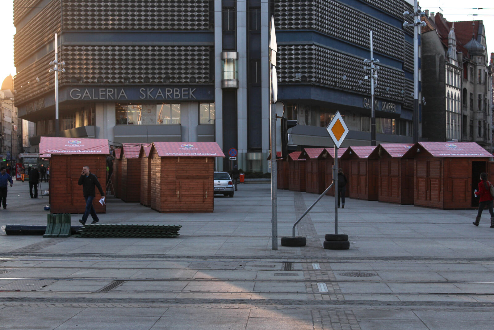 Canon EOS 1200D (EOS Rebel T5 / EOS Kiss X70 / EOS Hi) sample photo. City, katowice, pink, sun photography
