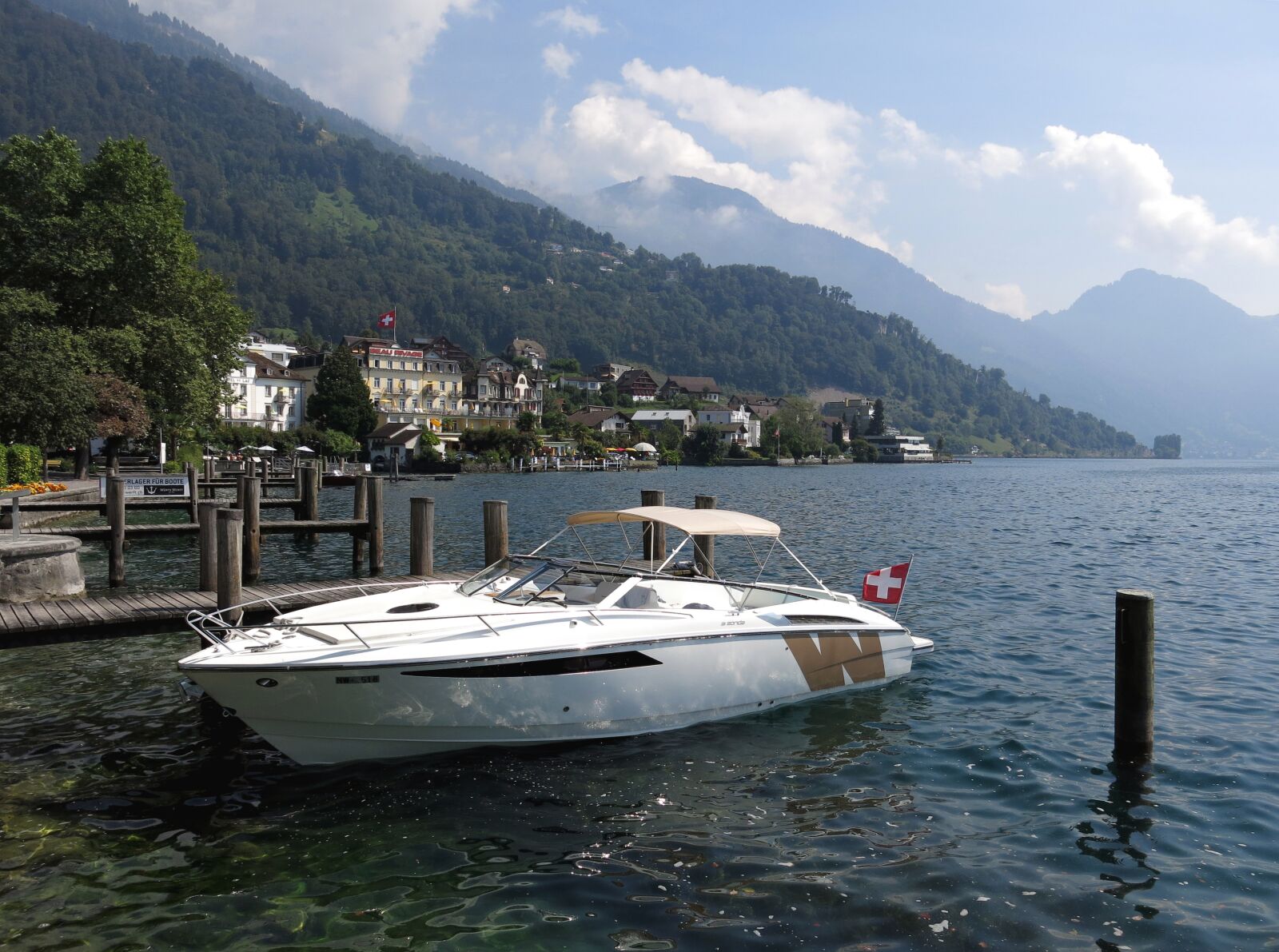 Canon PowerShot G15 sample photo. Boat, lake, luxury photography