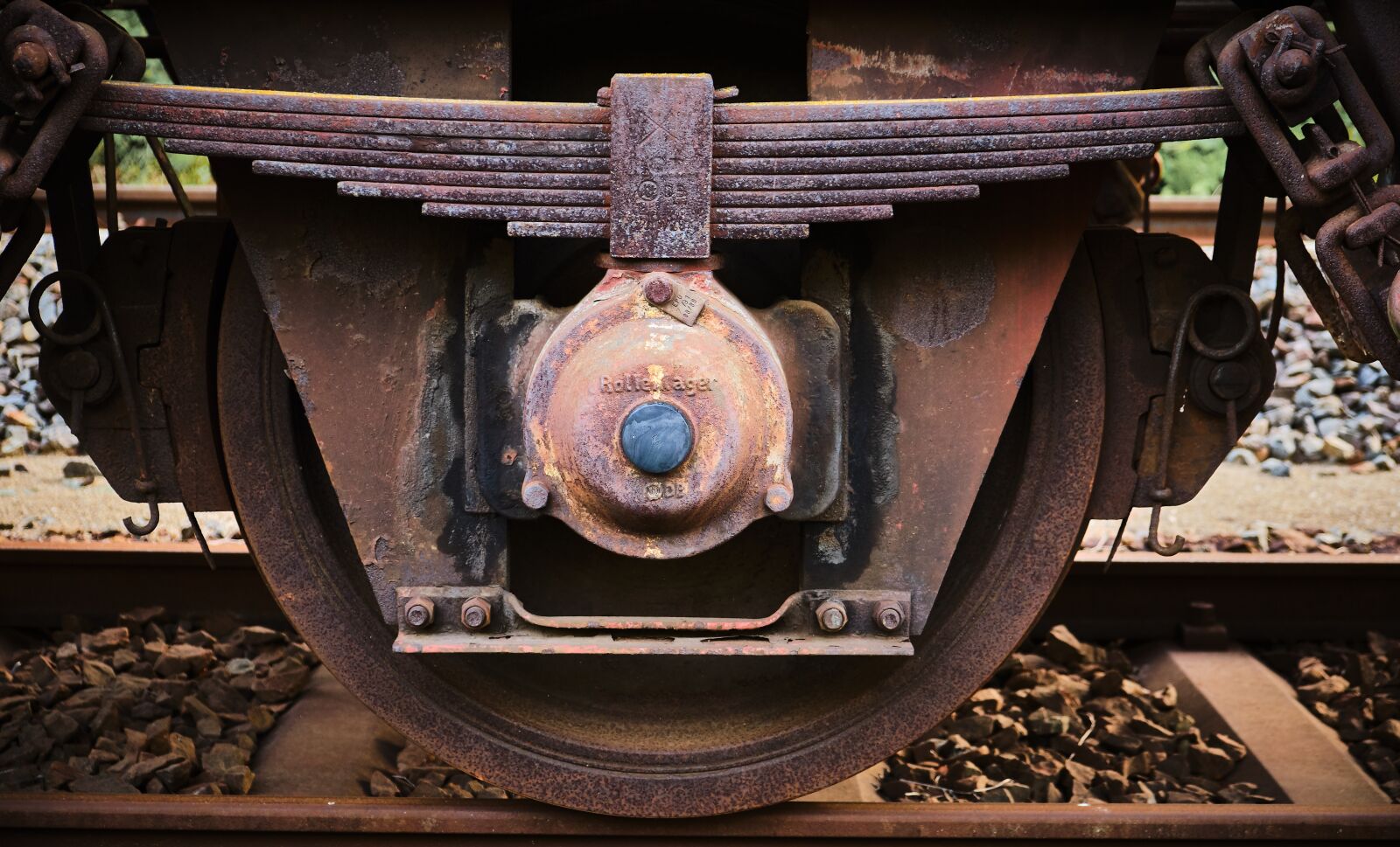 Fujifilm XF 18-55mm F2.8-4 R LM OIS sample photo. Wheel, wagon wheel, iron photography