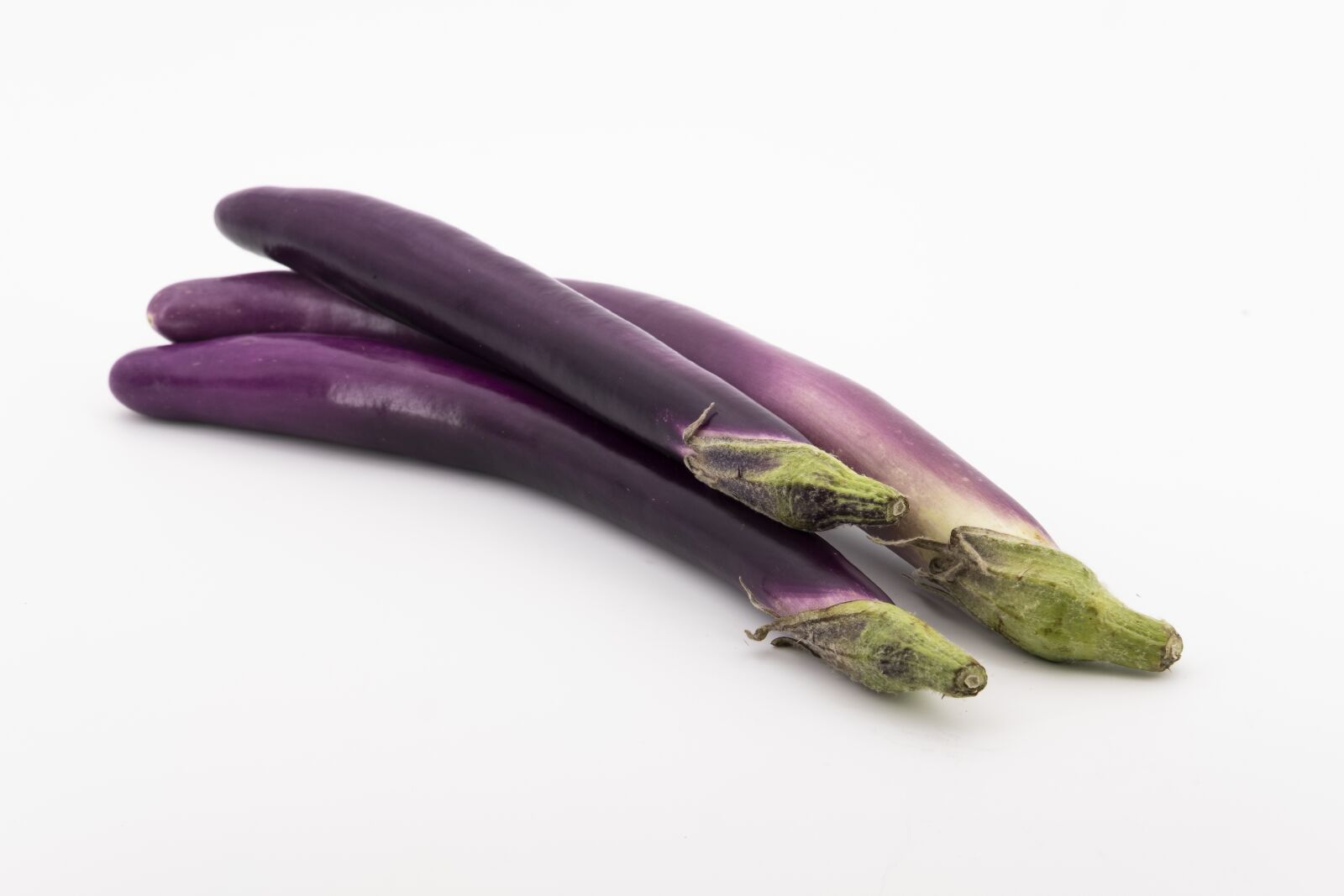 Fujifilm X-T2 + Fujifilm XF 35mm F2 R WR sample photo. Eggplant, melanzana, solanum melongena photography