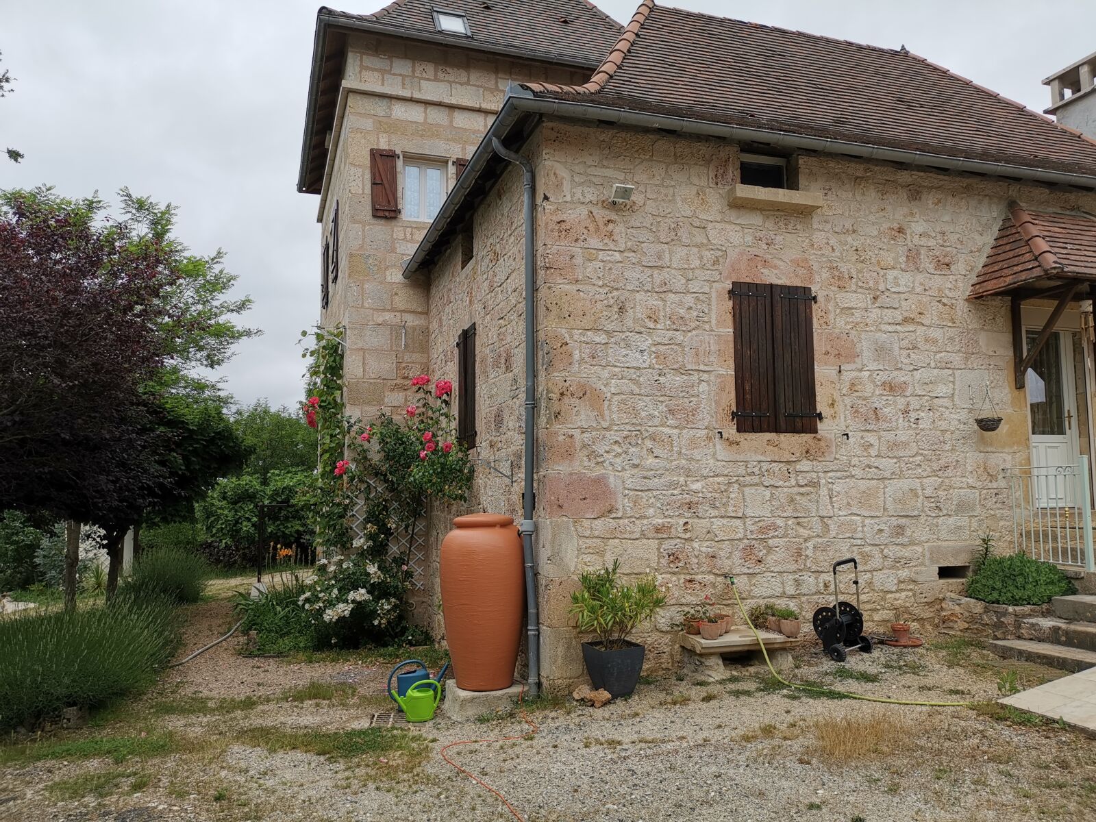 HUAWEI LYA-L29 sample photo. Old house, stones, typical photography
