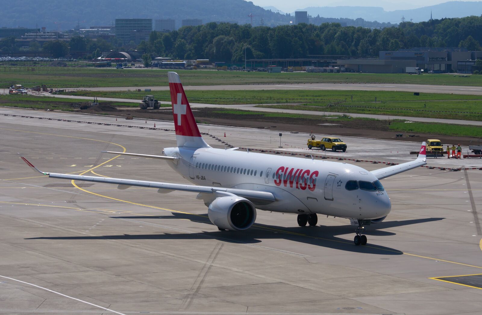 Nikon D300S sample photo. Bombardier cs100, swiss airlines photography