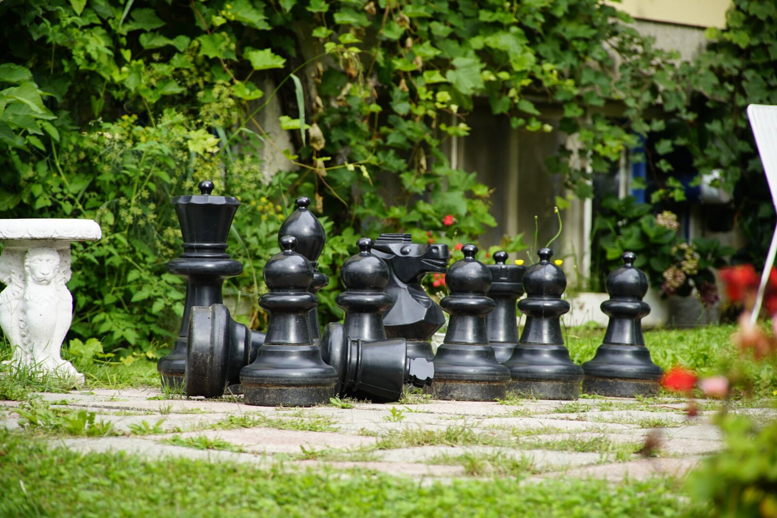 Sony a7R II + Sony E PZ 18-105mm F4 G OSS sample photo. Outdoor chess, chess figures photography