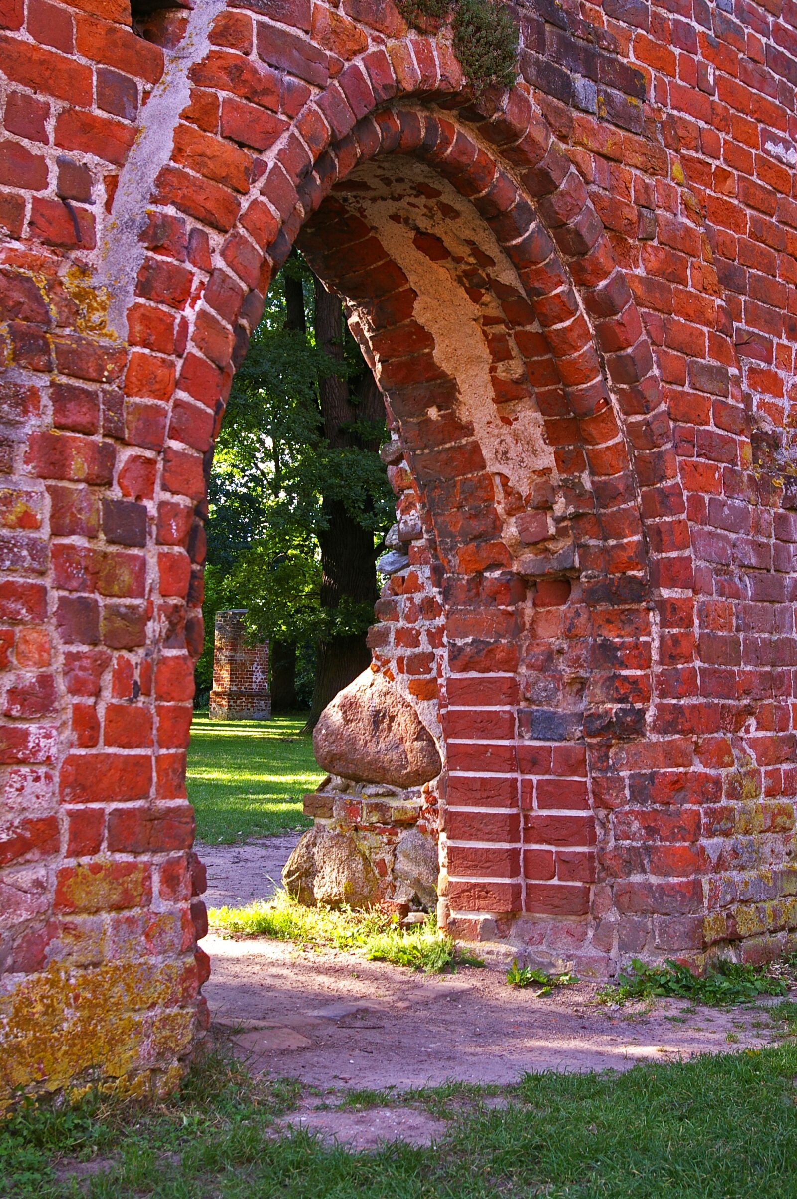 Pentax *ist DL2 sample photo. Wall, city wall, eldena photography