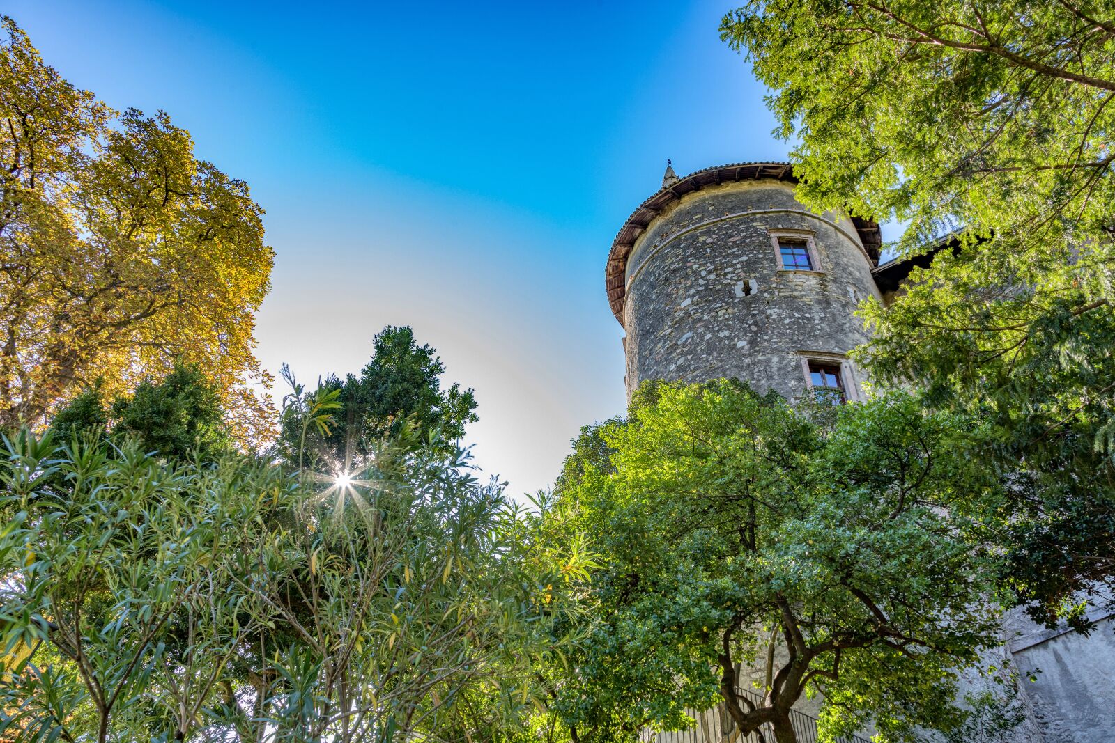 Canon EOS 5D Mark IV sample photo. Castle, lake, toblino photography