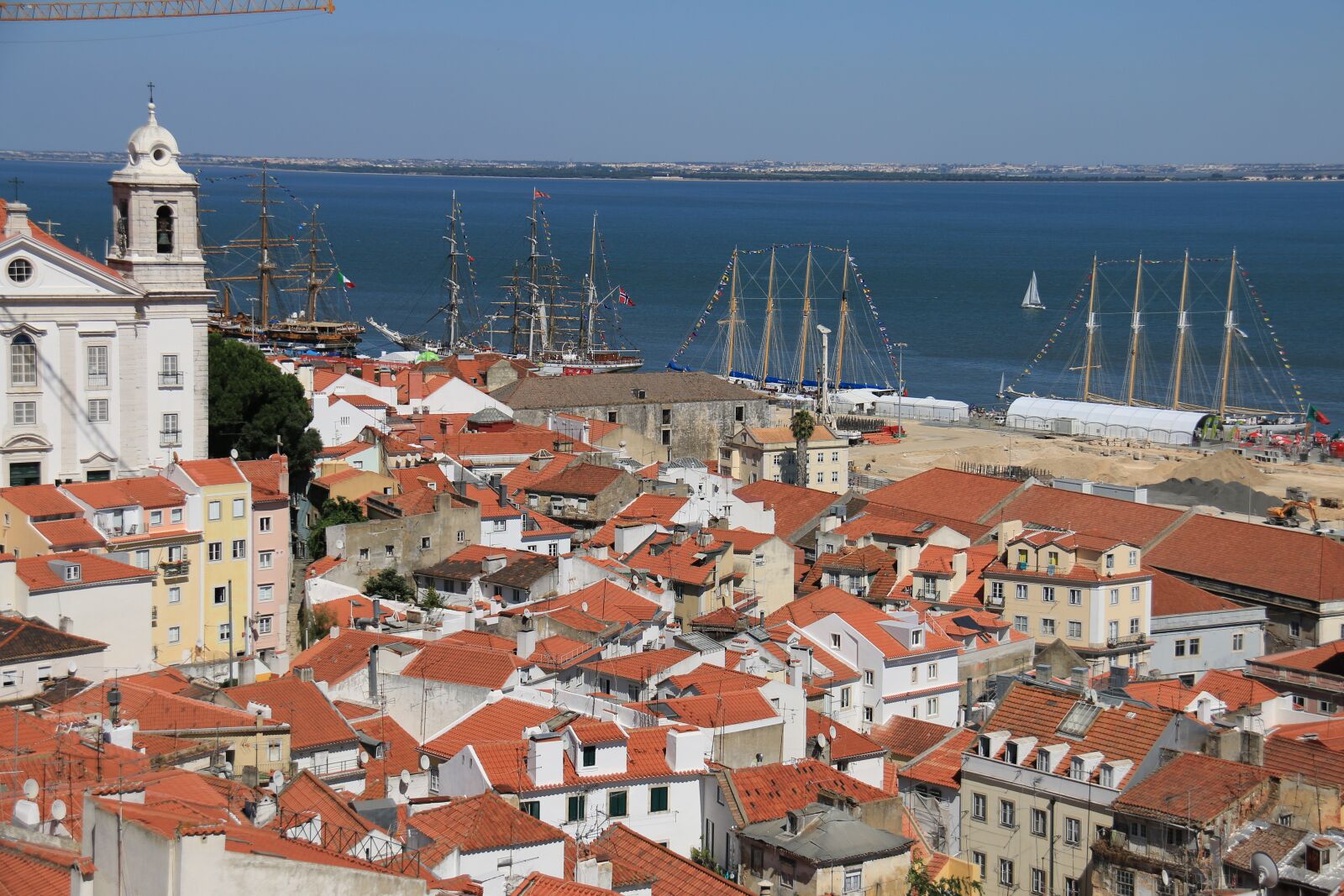 Canon EF-S 18-200mm F3.5-5.6 IS sample photo. Lisbon, city, portugal photography