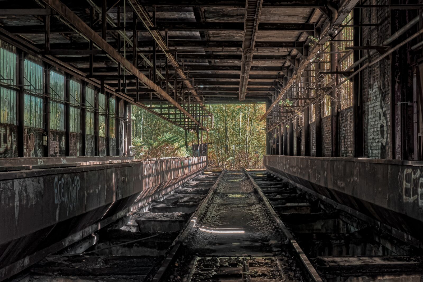 Olympus OM-D E-M10 sample photo. Lost places, pforphoto, old photography