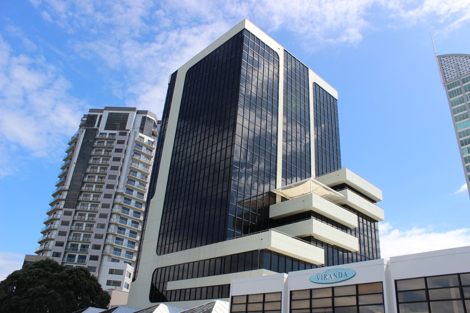 Canon EOS 600D (Rebel EOS T3i / EOS Kiss X5) sample photo. Architecture, skyscraper, office photography