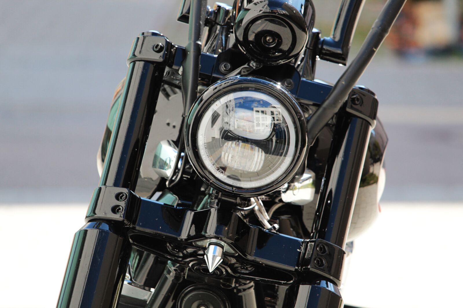 Canon EF-S 55-250mm F4-5.6 IS STM sample photo. Motorcycle, chopper, chrome photography
