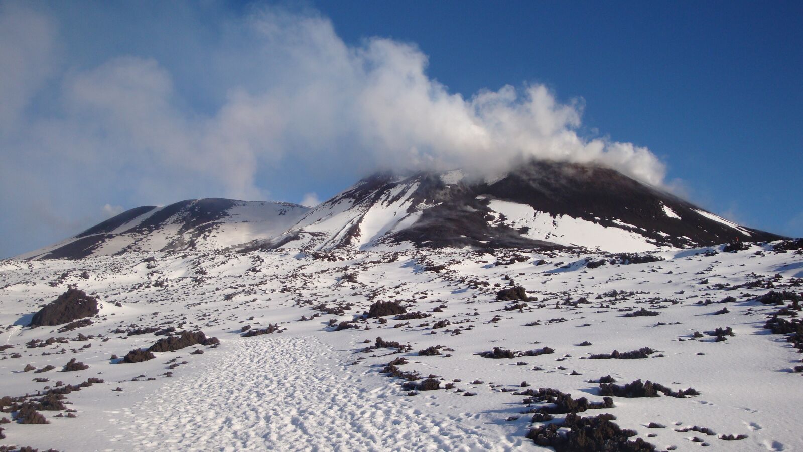 Sony Cyber-shot DSC-W170 sample photo. Etna, volcano, italy photography