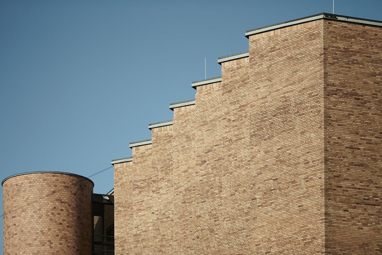 Canon EF 135mm F2L USM sample photo. Building, wall, architecture photography