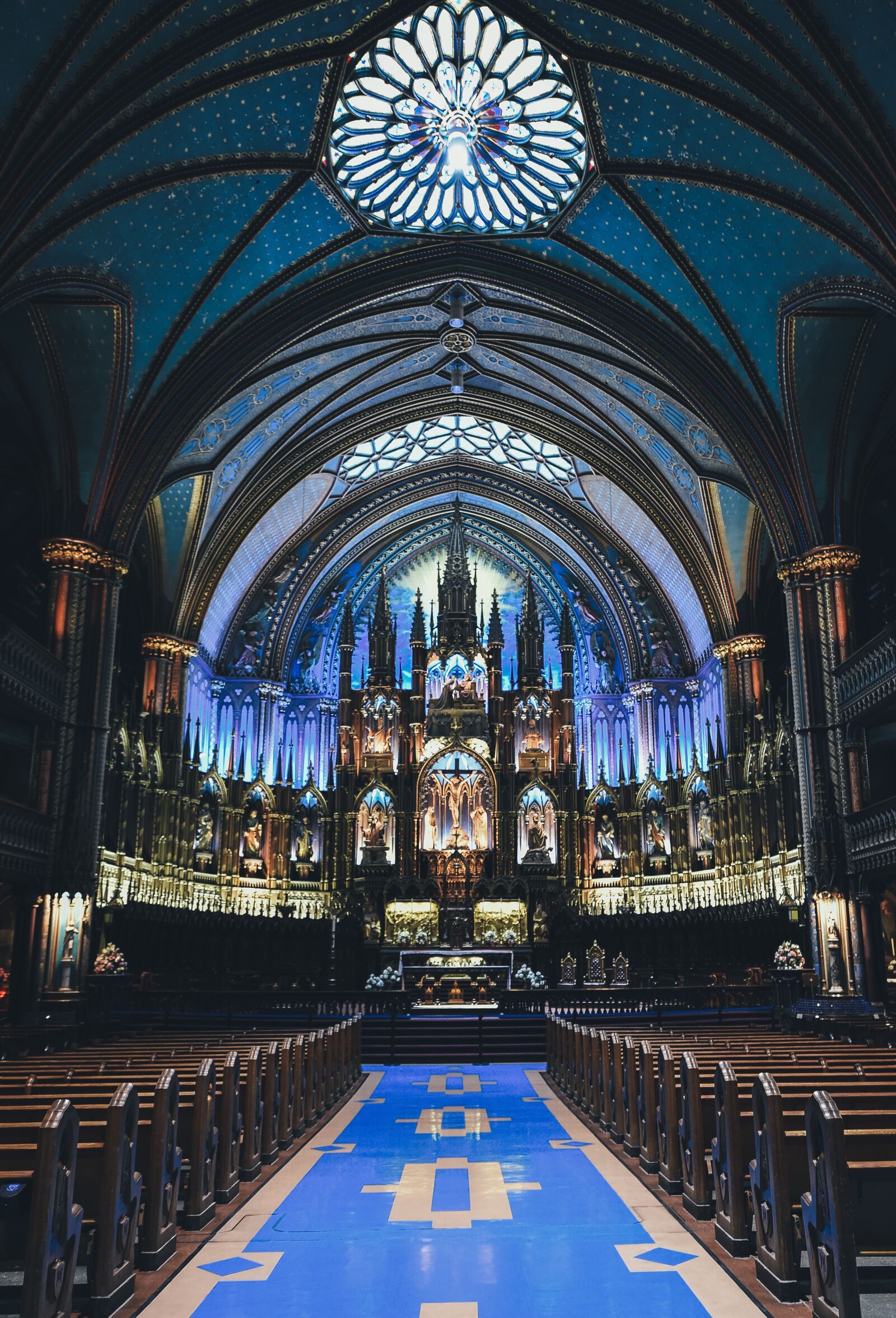 Nikon D4S sample photo. Aisle, altar, architecture photography