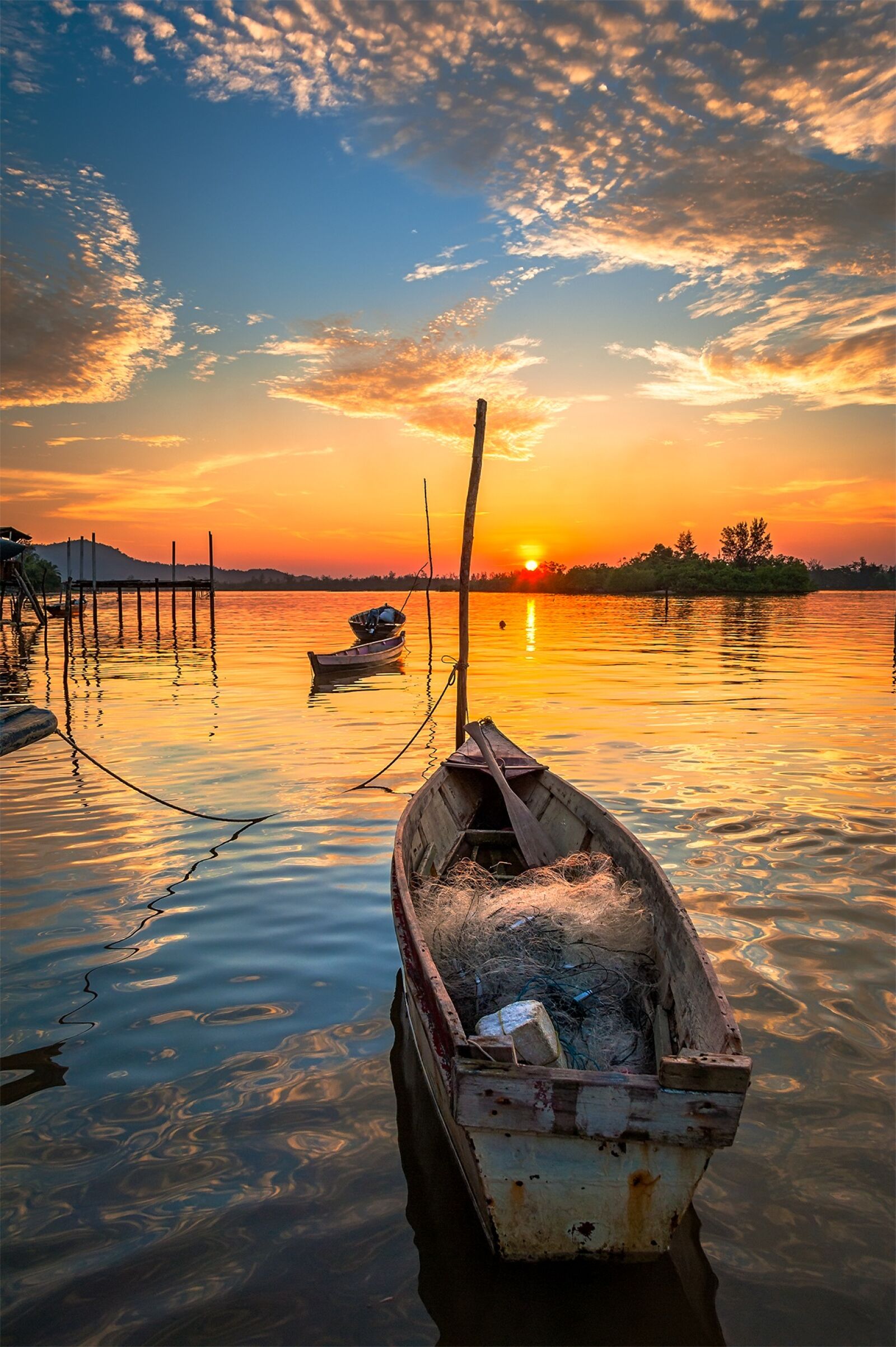 Nikon D700 sample photo. Boat, cloud, sunset photography