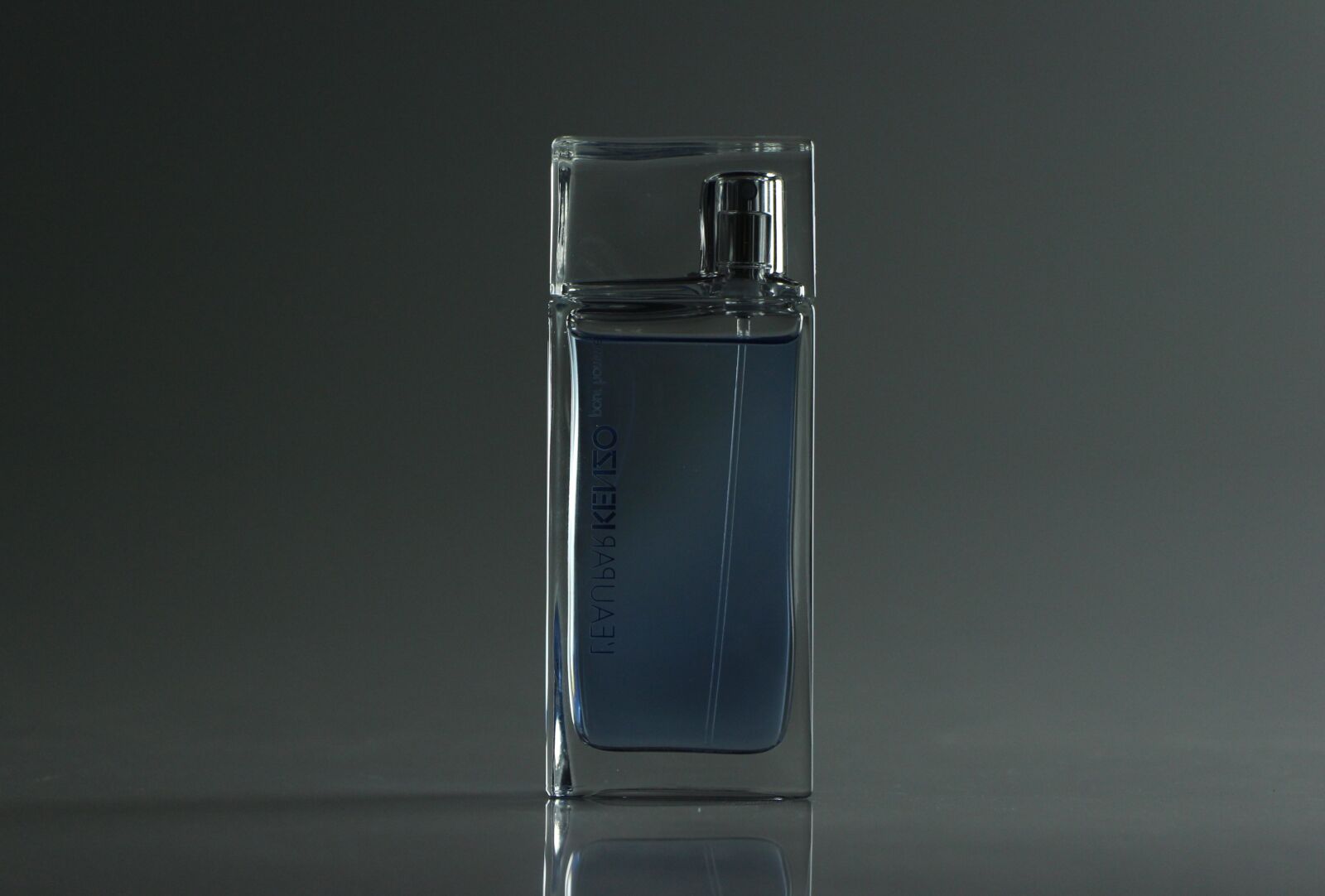 Canon EOS 700D (EOS Rebel T5i / EOS Kiss X7i) sample photo. Perfume, light, china photography