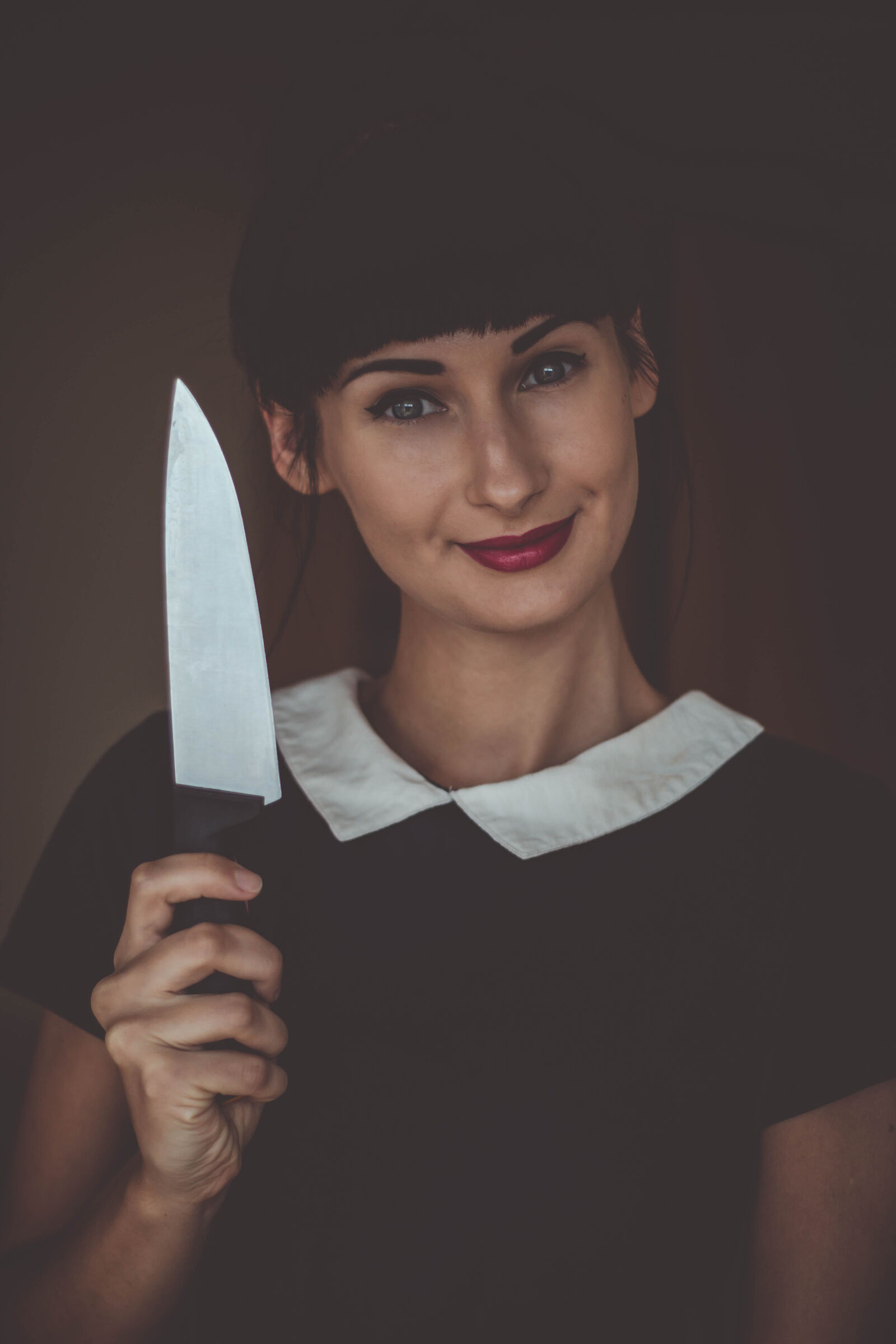 Canon EOS 600D (Rebel EOS T3i / EOS Kiss X5) + Canon EF 50mm F1.8 II sample photo. Woman, person, knife, kitchen photography