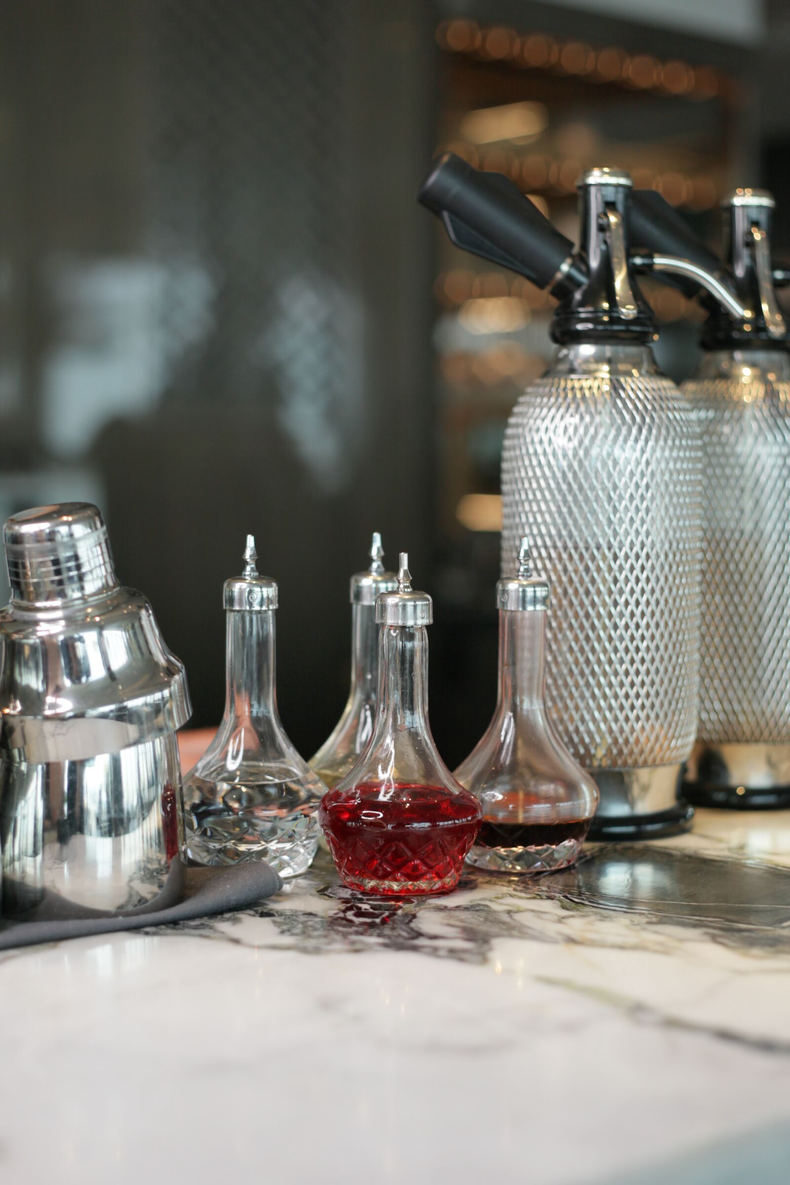 Canon EF 50mm F1.8 II sample photo. Gin, wine, bar photography