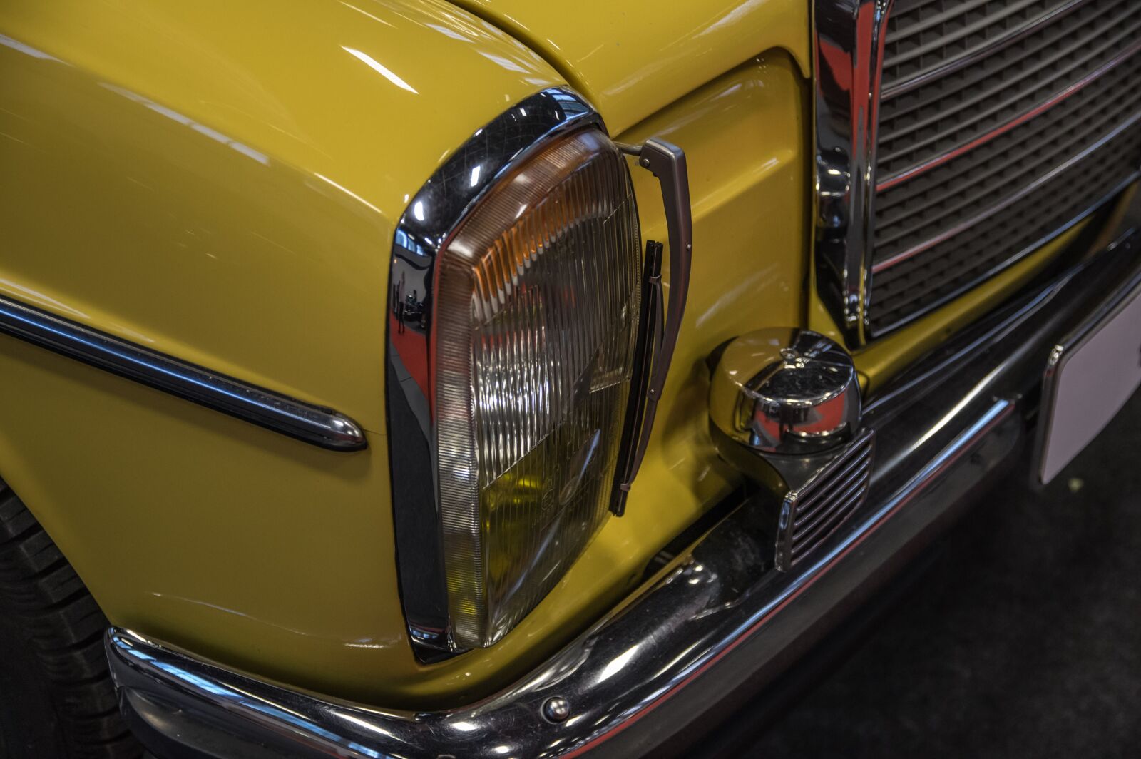 Pentax K-3 sample photo. Mercedes, spotlight, auto photography