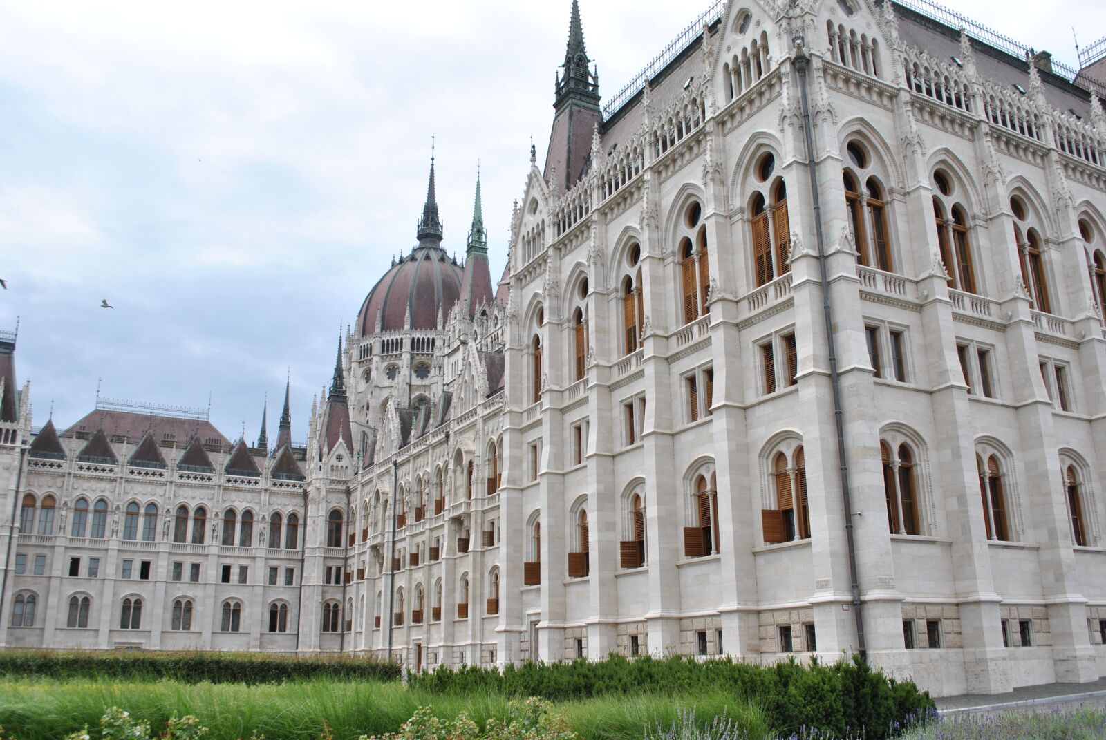 Nikon D3000 sample photo. Parliament, architecture, formation is photography
