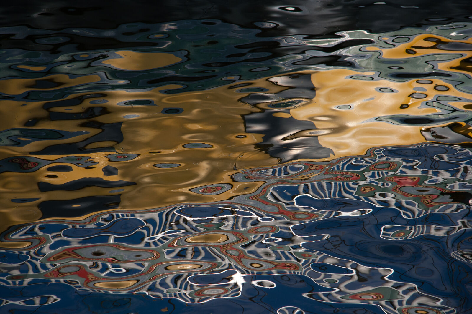 Canon EF-S 17-85mm F4-5.6 IS USM sample photo. Abstract, abstract, photo, reflection photography
