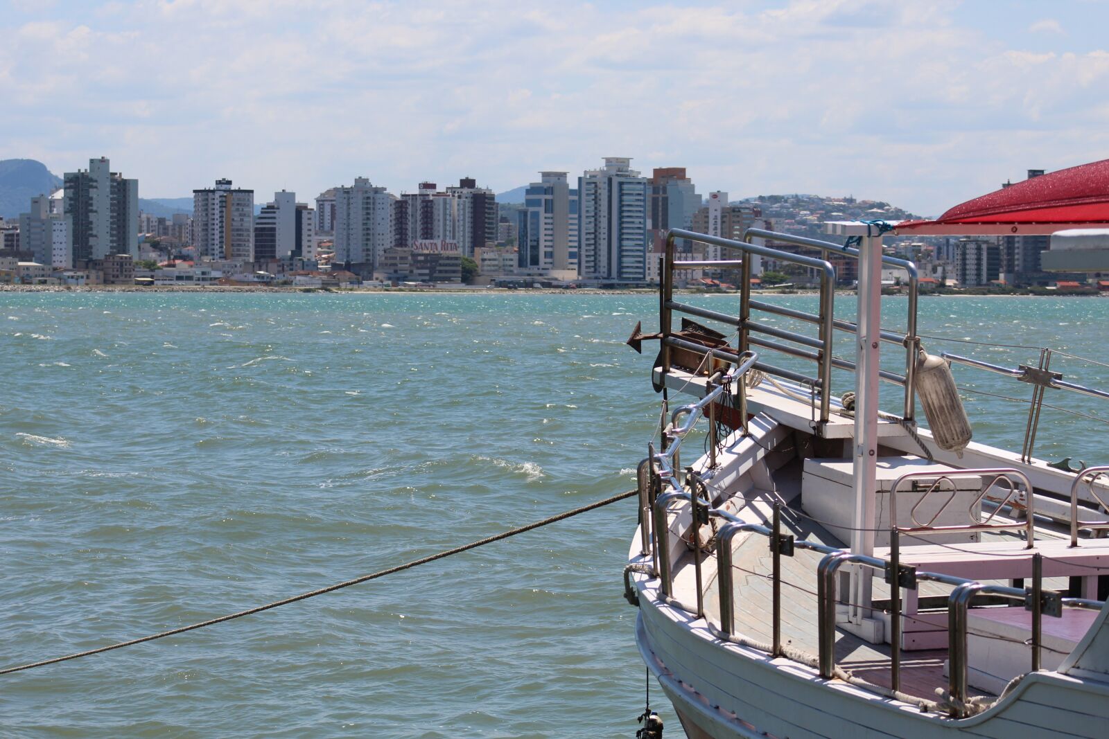Canon EOS 1300D (EOS Rebel T6 / EOS Kiss X80) sample photo. Boat, beira-mar norte, mar photography