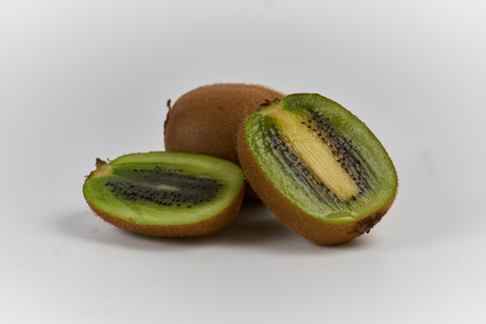 Sony E 55-210mm F4.5-6.3 OSS sample photo. Kiwi, fruit, food photography