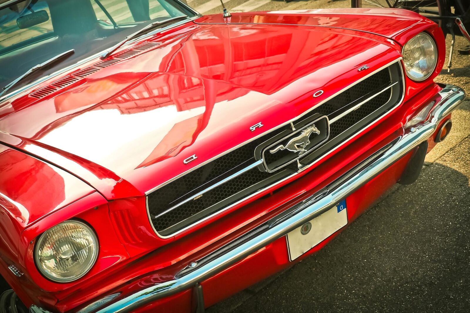 Olympus OM-D E-M10 sample photo. Car, vehicle, chrome, drive photography