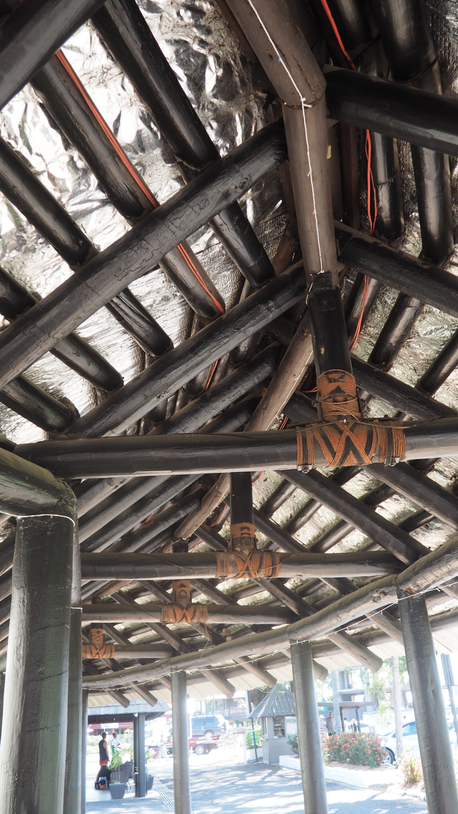 Olympus OM-D E-M10 sample photo. Fiji, architecture, wood photography