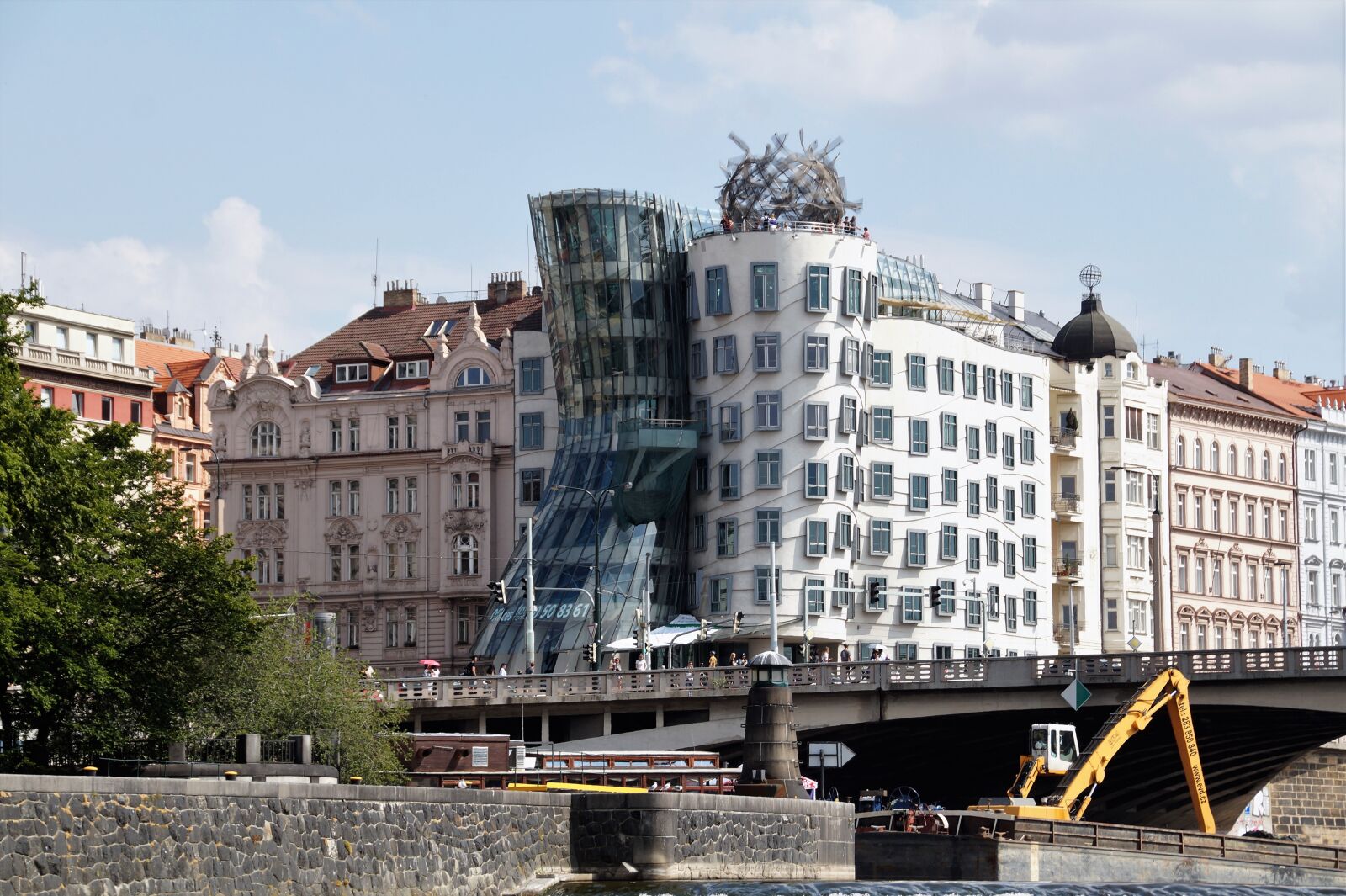 Sony SLT-A58 sample photo. The dancing house, prague photography