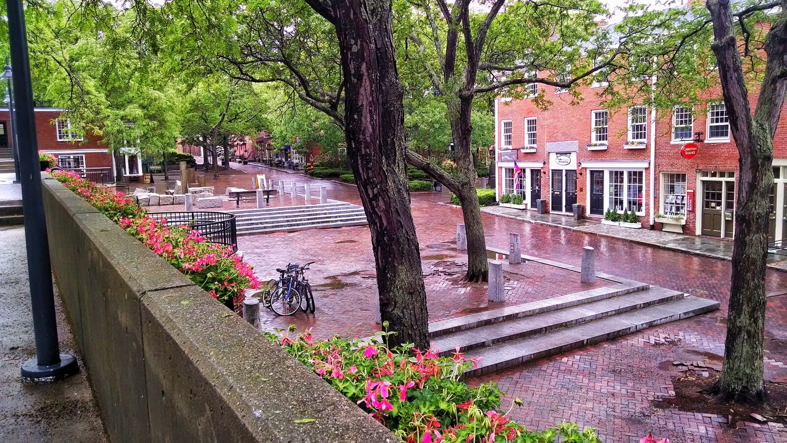 Motorola Moto X (1st Gen) sample photo. Brick, green, plaza, rain photography
