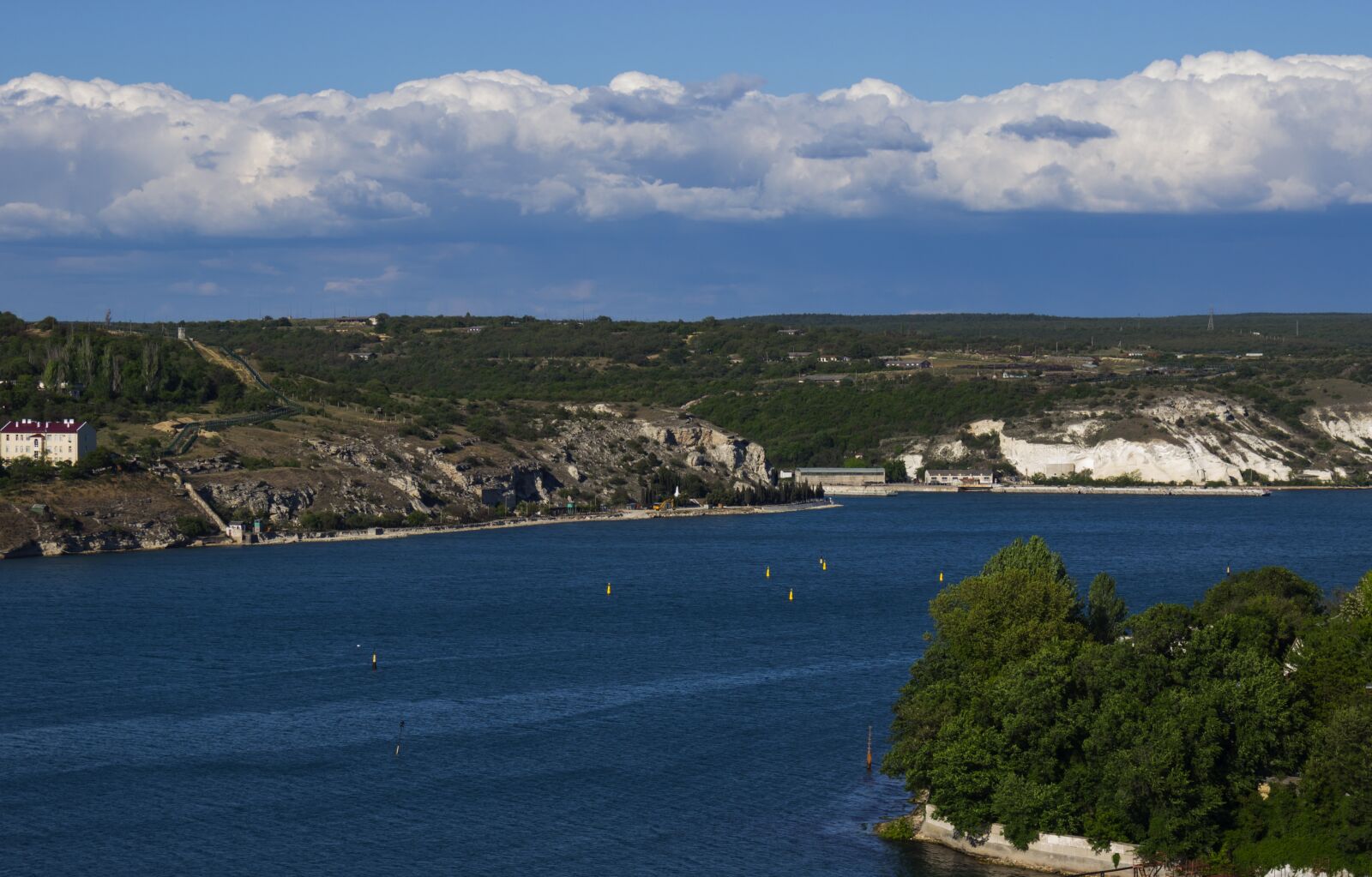 Canon EOS 600D (Rebel EOS T3i / EOS Kiss X5) sample photo. Water, city, sea photography
