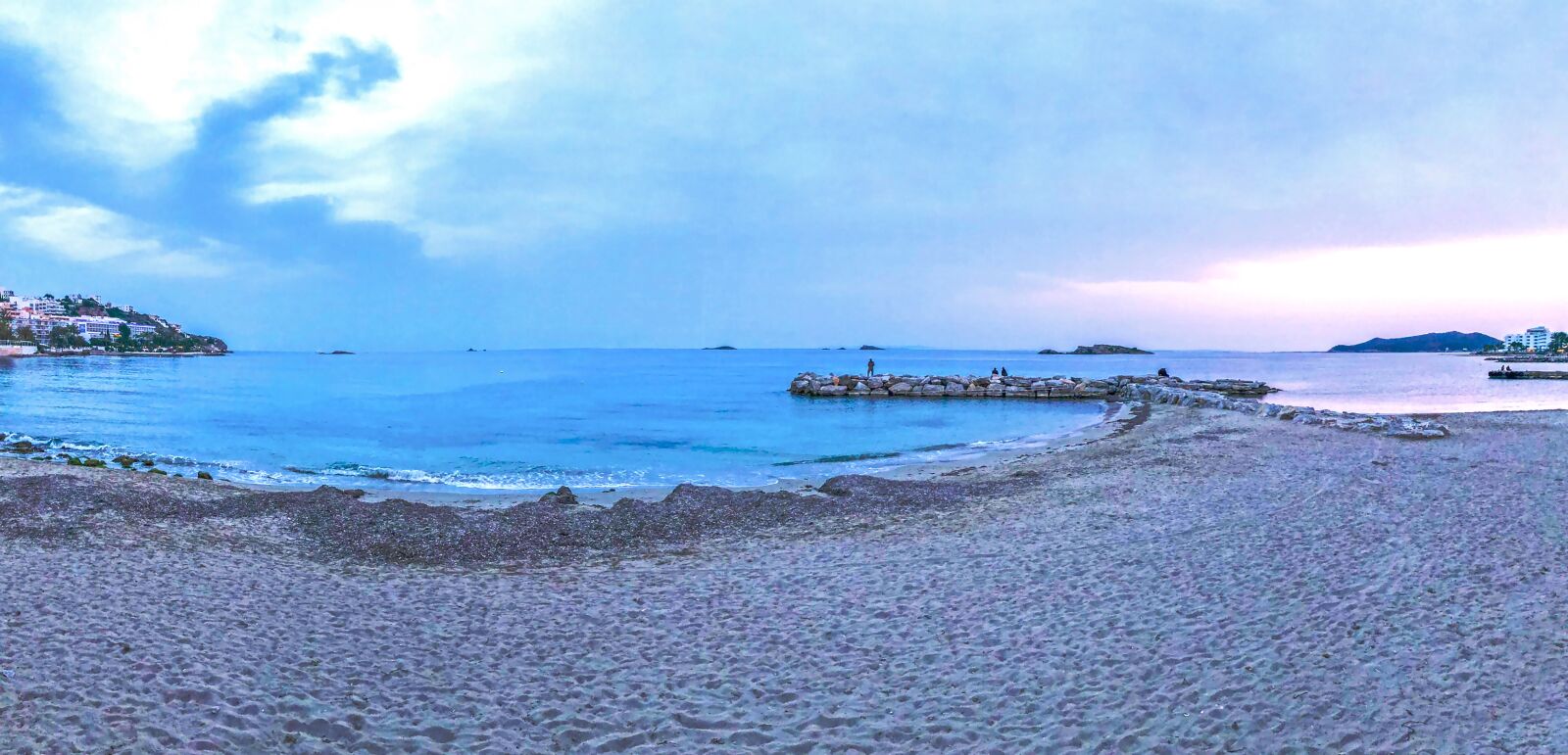 iPhone X back camera 4mm f/1.8 sample photo. Beach, mediterranean, waters photography