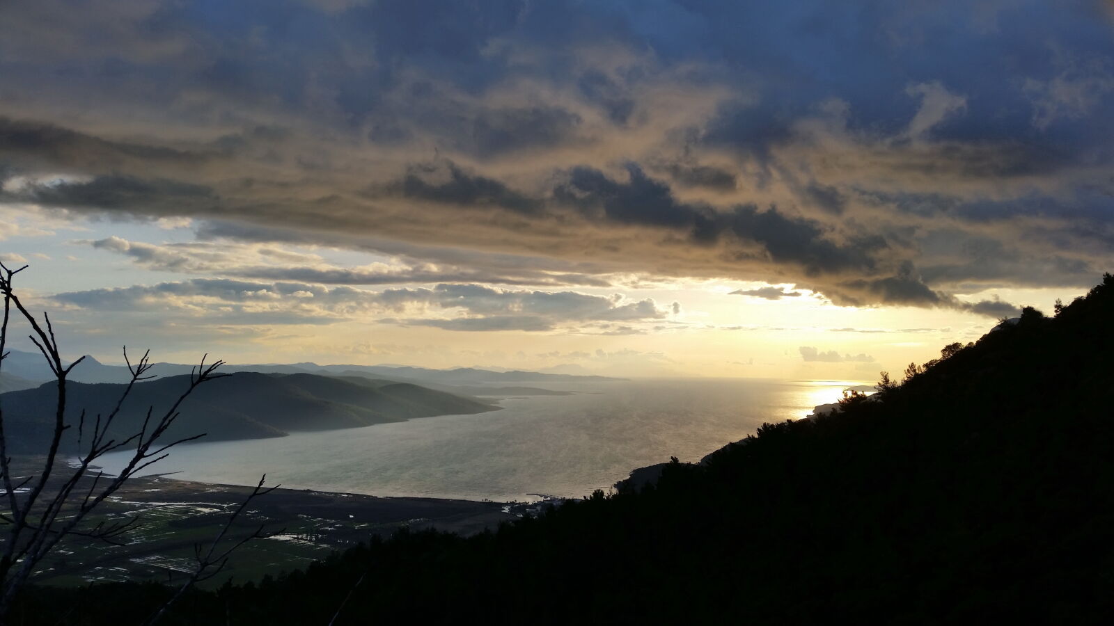 Samsung Galaxy S5 sample photo. Mountains, sea photography