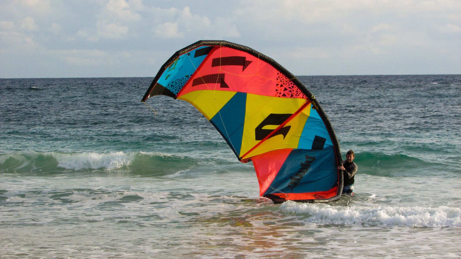 Canon PowerShot SX400 IS sample photo. Man with kyte, kite photography