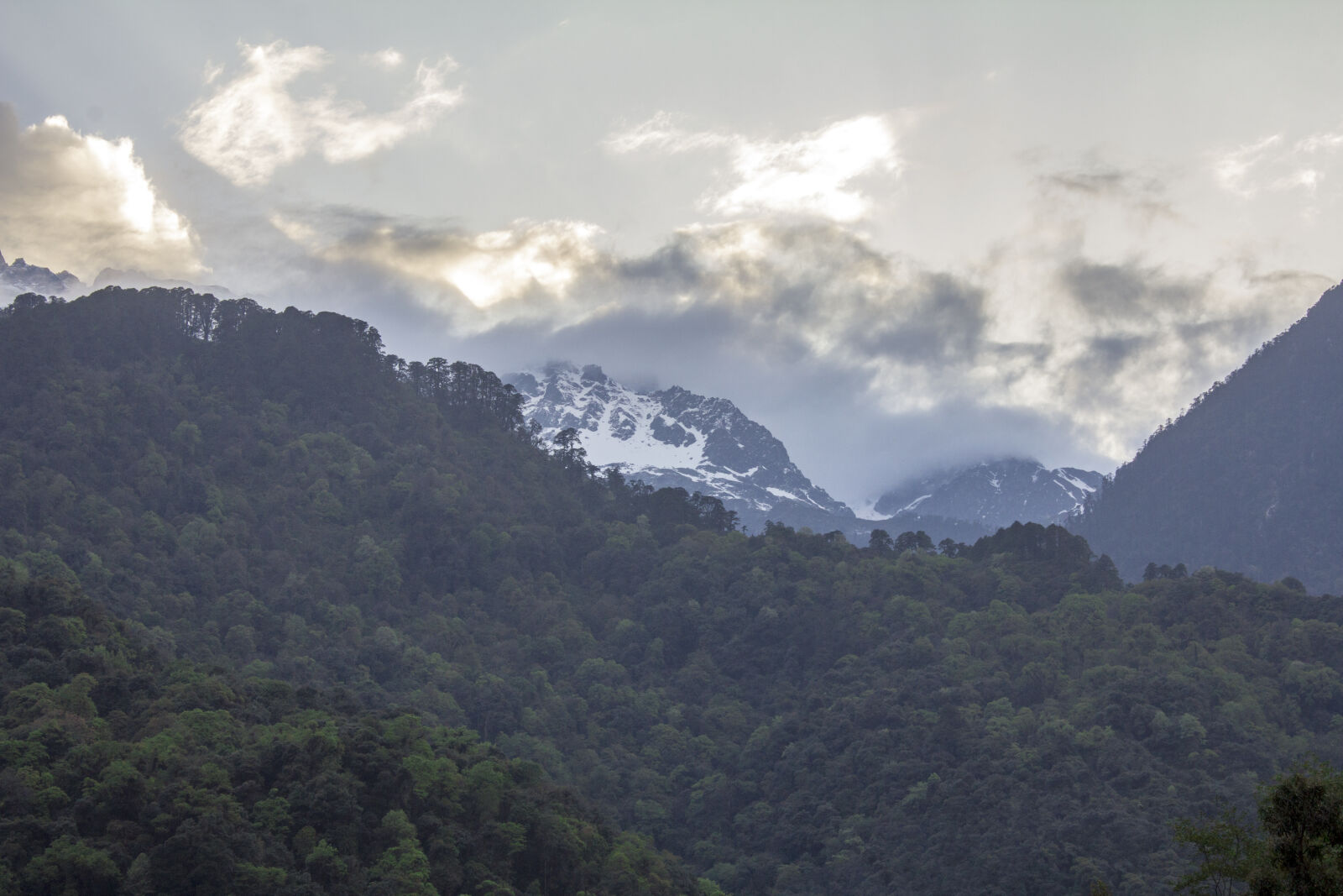 Canon EF-S 18-55mm F3.5-5.6 IS sample photo. Eastern, himalayas, hills, himalayas photography