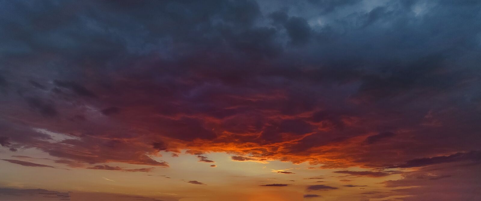 Samsung EX1 sample photo. Red, sunrise, clouds photography