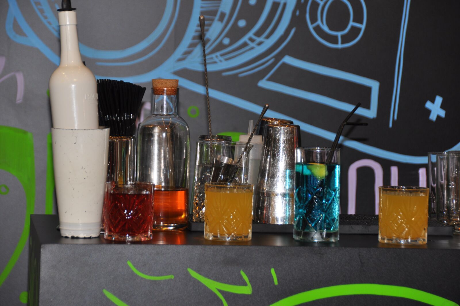 Nikon D90 sample photo. Behind, the, bar photography