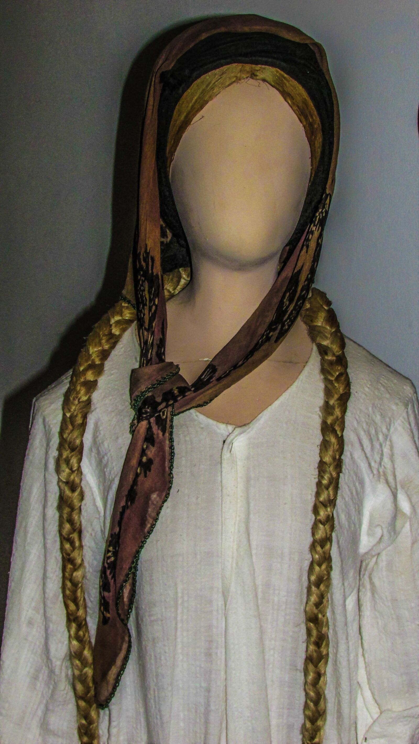 Canon PowerShot SX400 IS sample photo. Cyprus, traditional, clothing photography